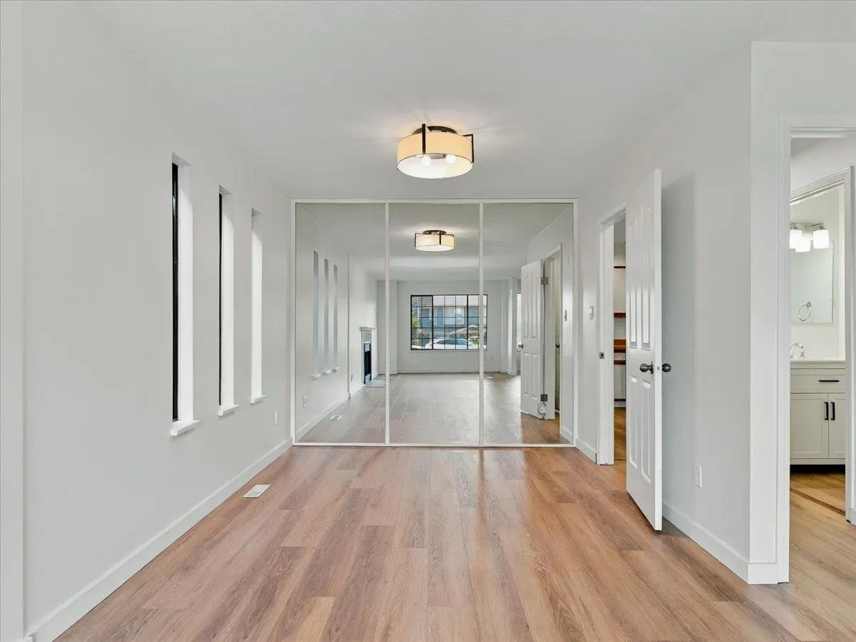240 E 18th Street