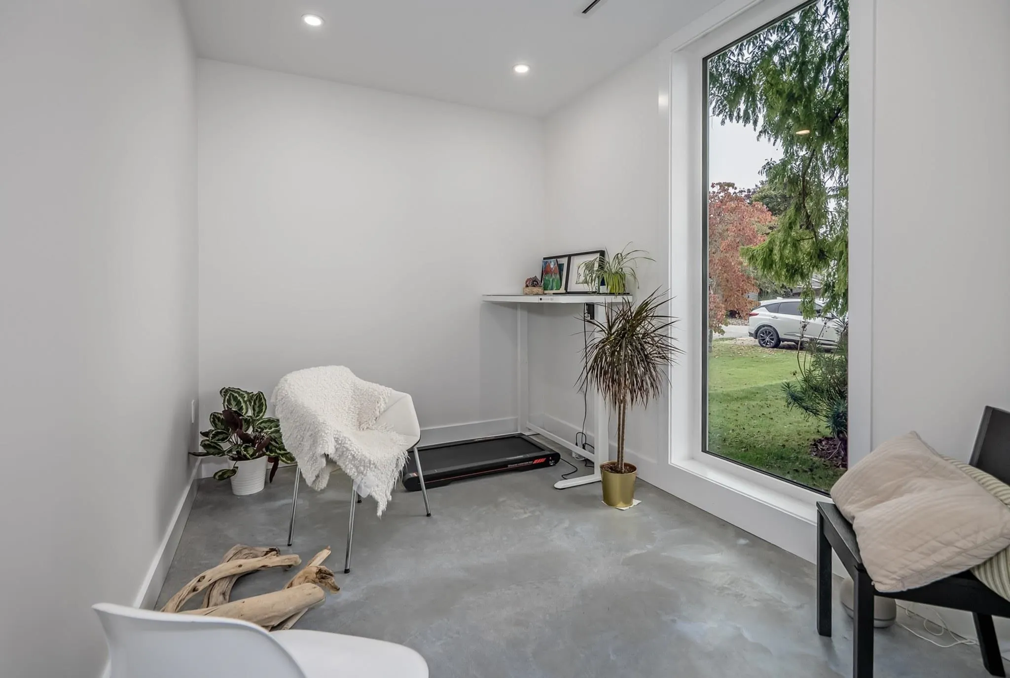 251 Douglas Crescent