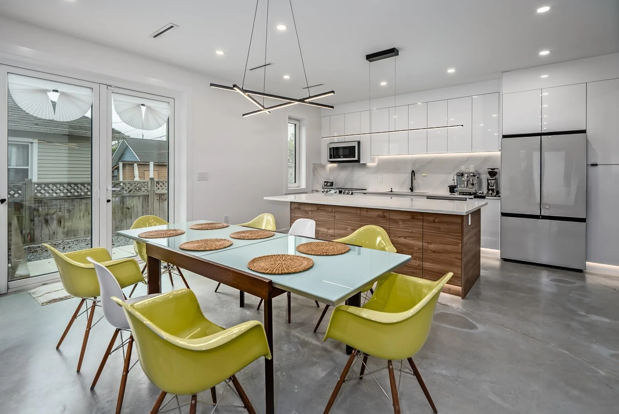 251 Douglas Crescent