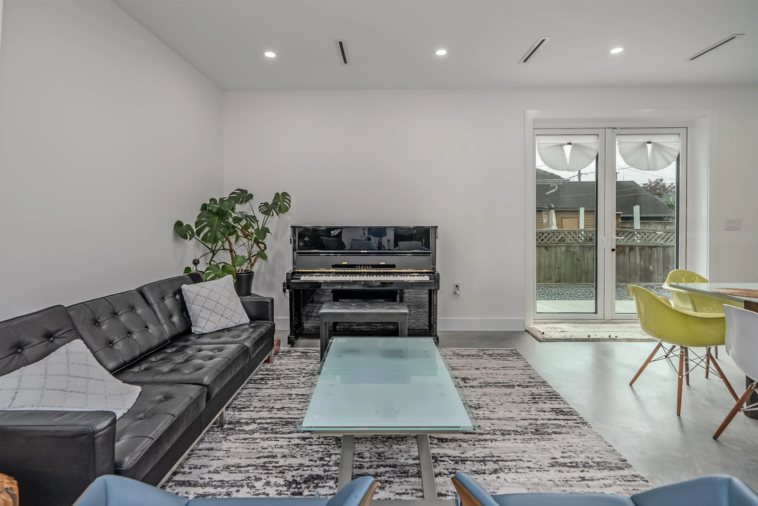251 Douglas Crescent