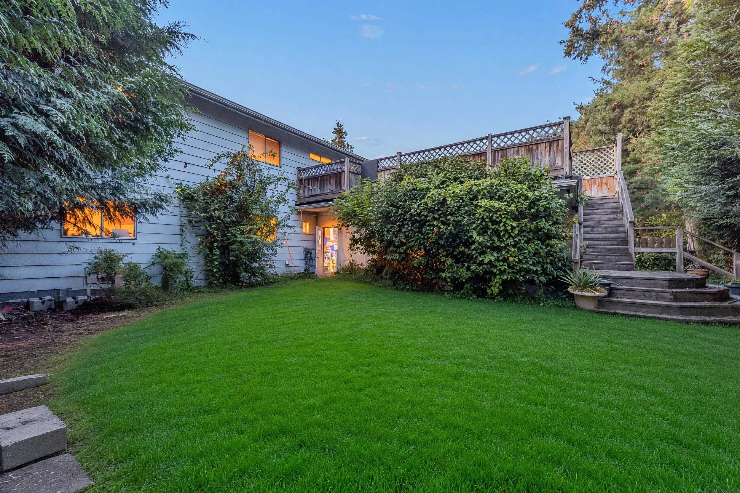 6220 Mara Crescent