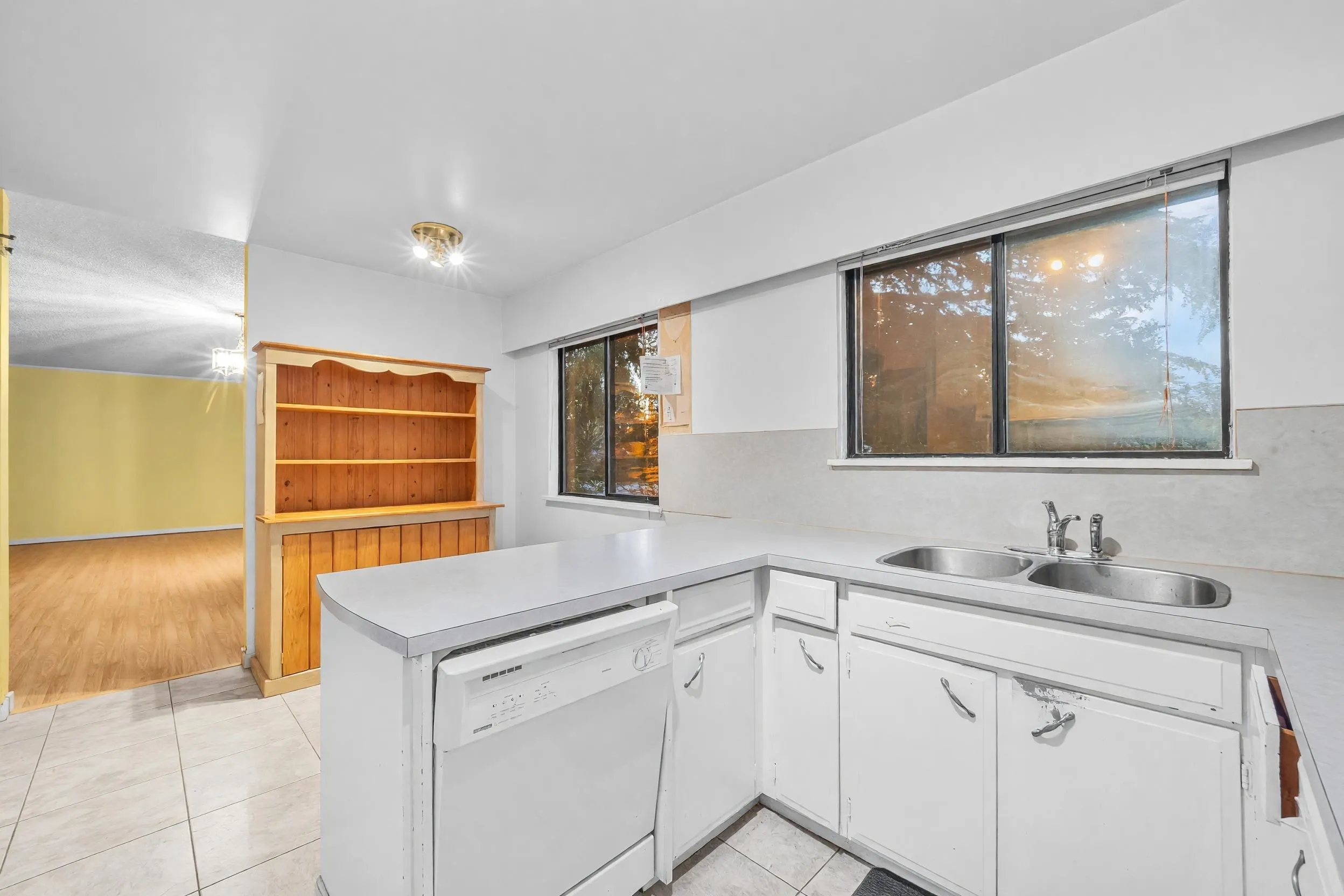 6220 Mara Crescent