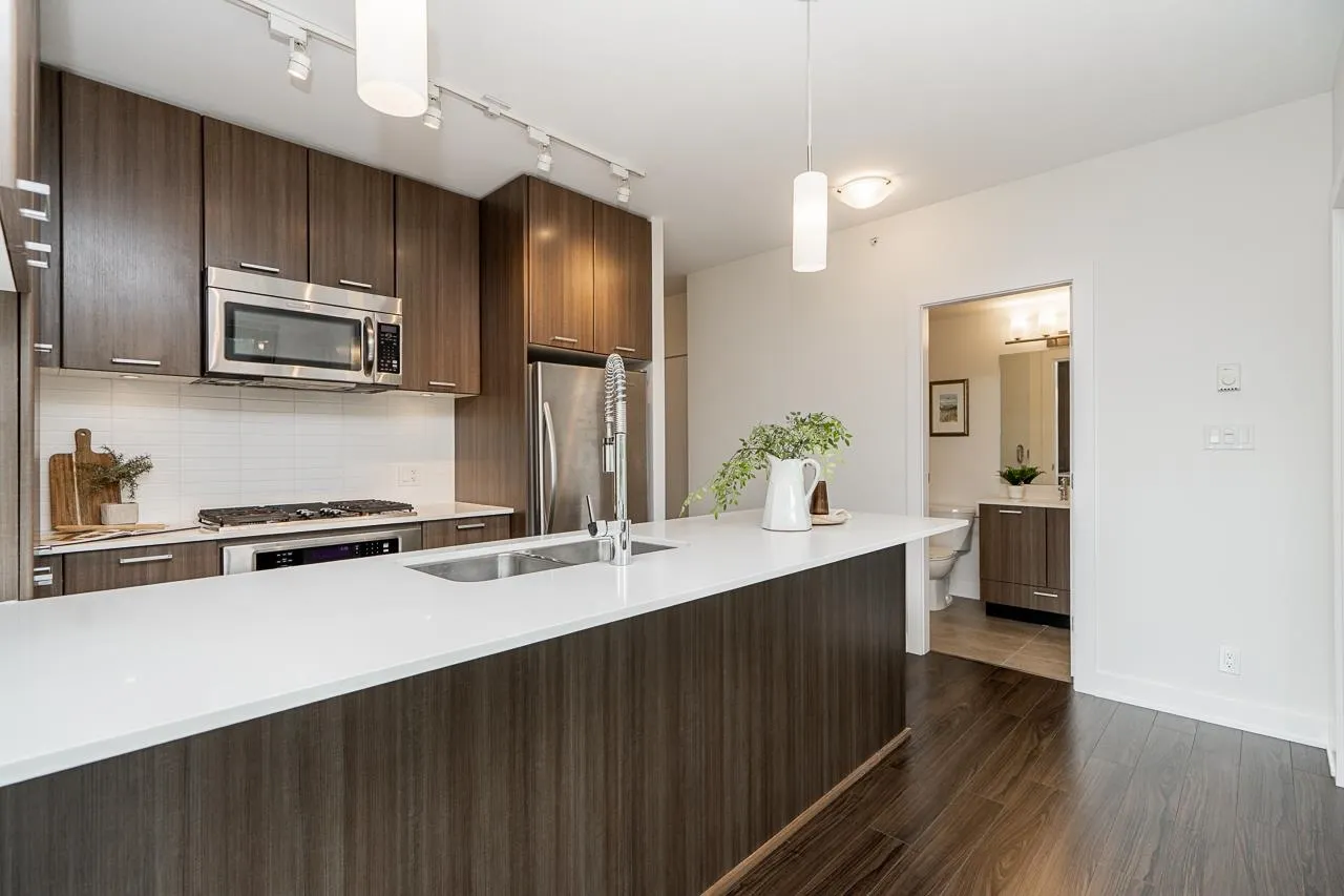 301 Capilano Road #601