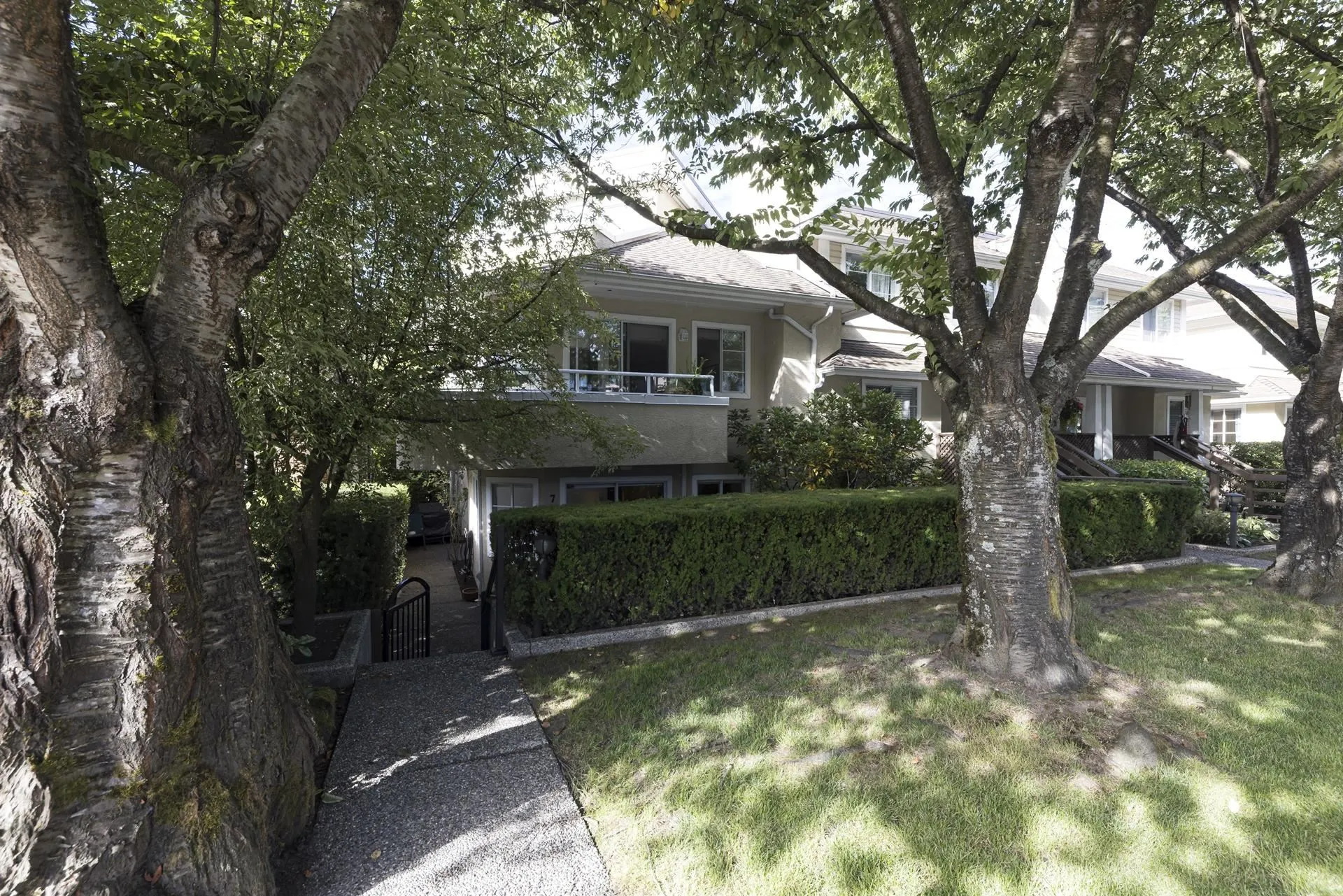 249 E 4th Street #7