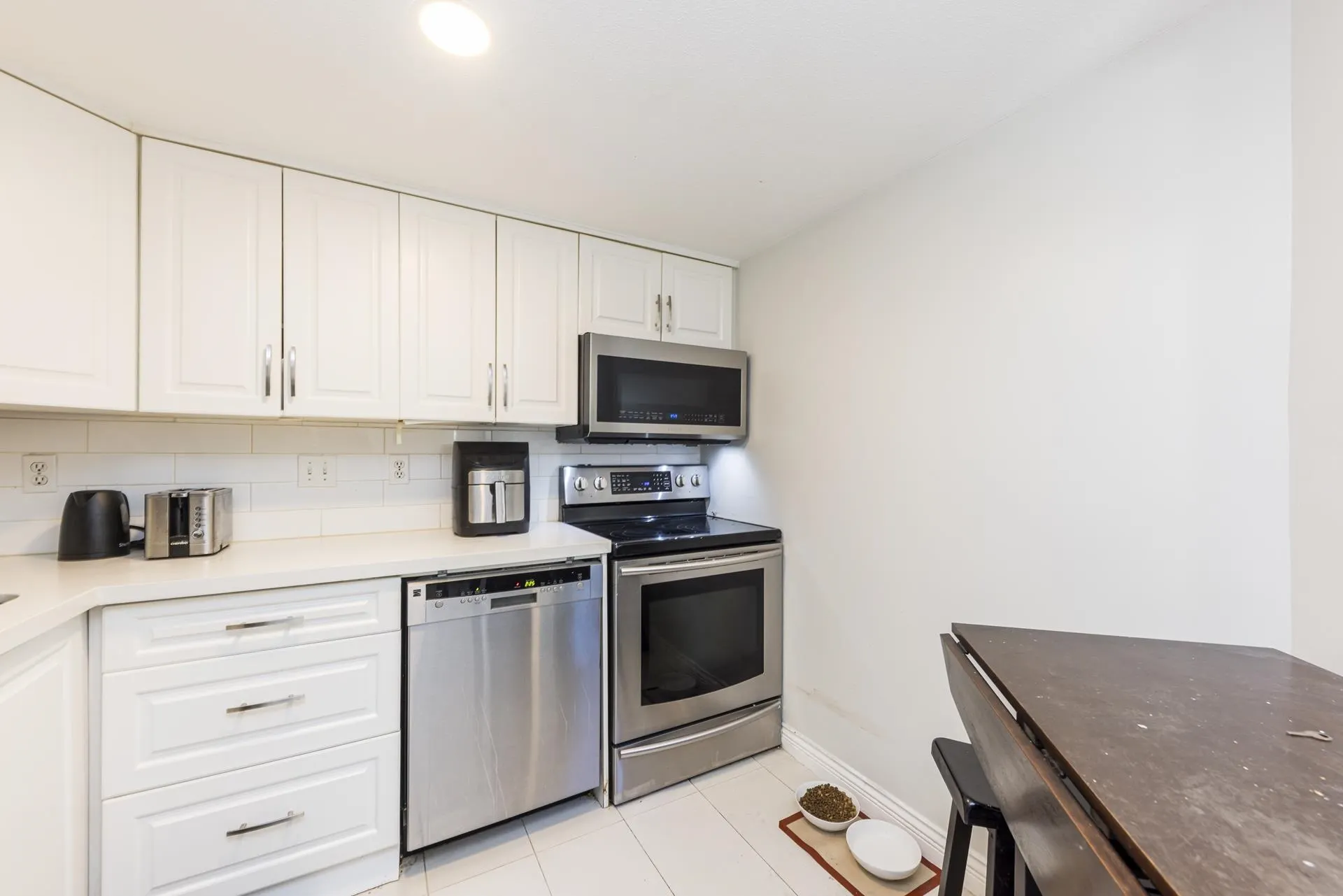 249 E 4th Street #7