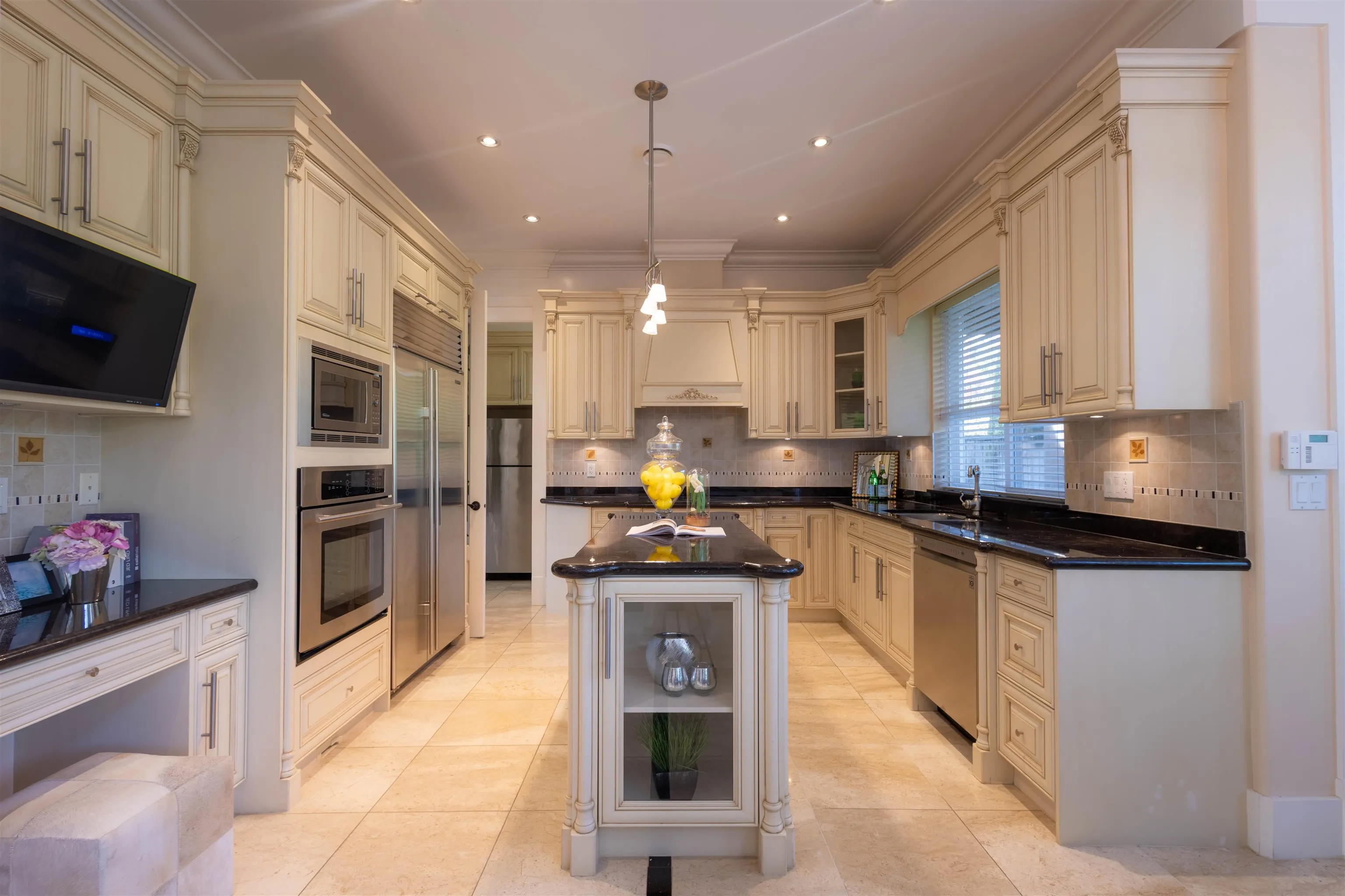 7791 Sunnymede Crescent