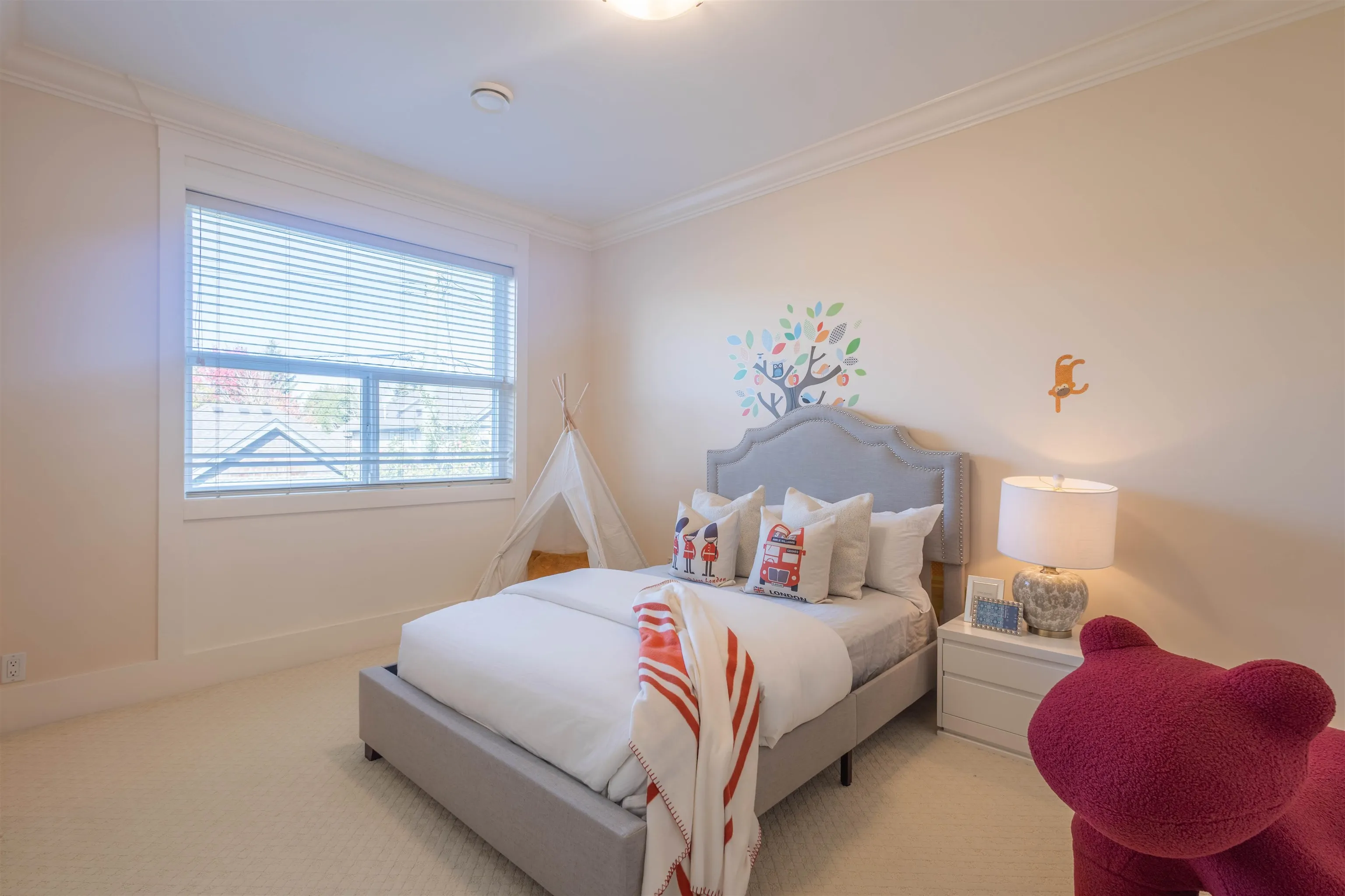 7791 Sunnymede Crescent