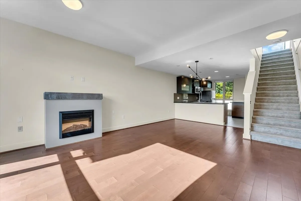 728 W 14th Street #64