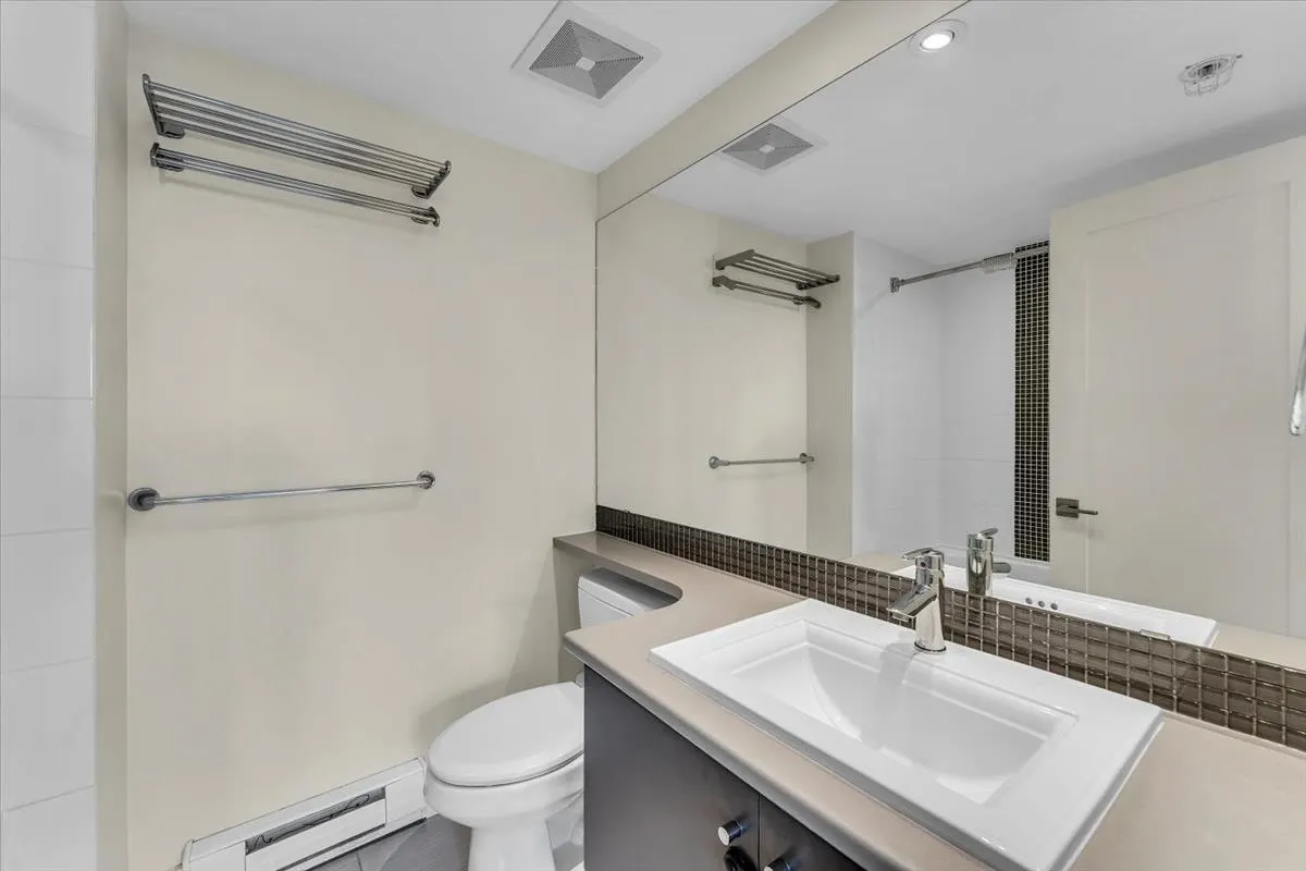 728 W 14th Street #64