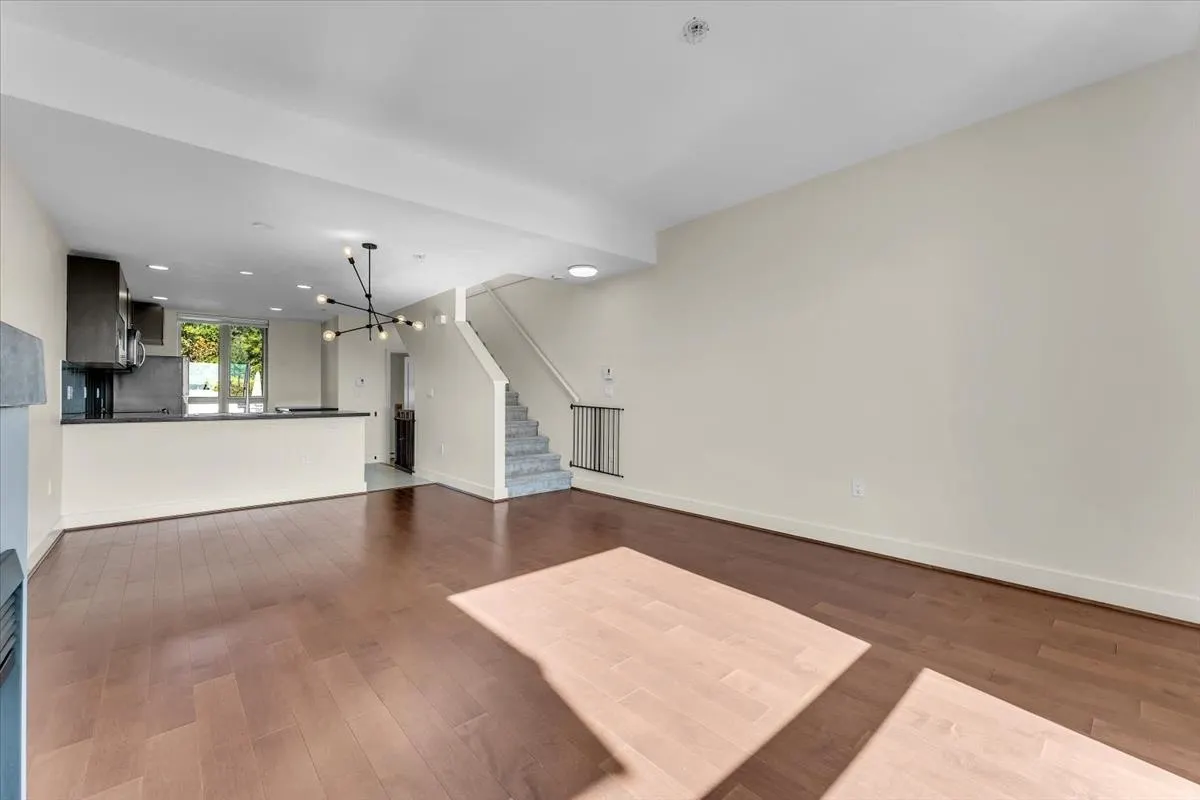 728 W 14th Street #64