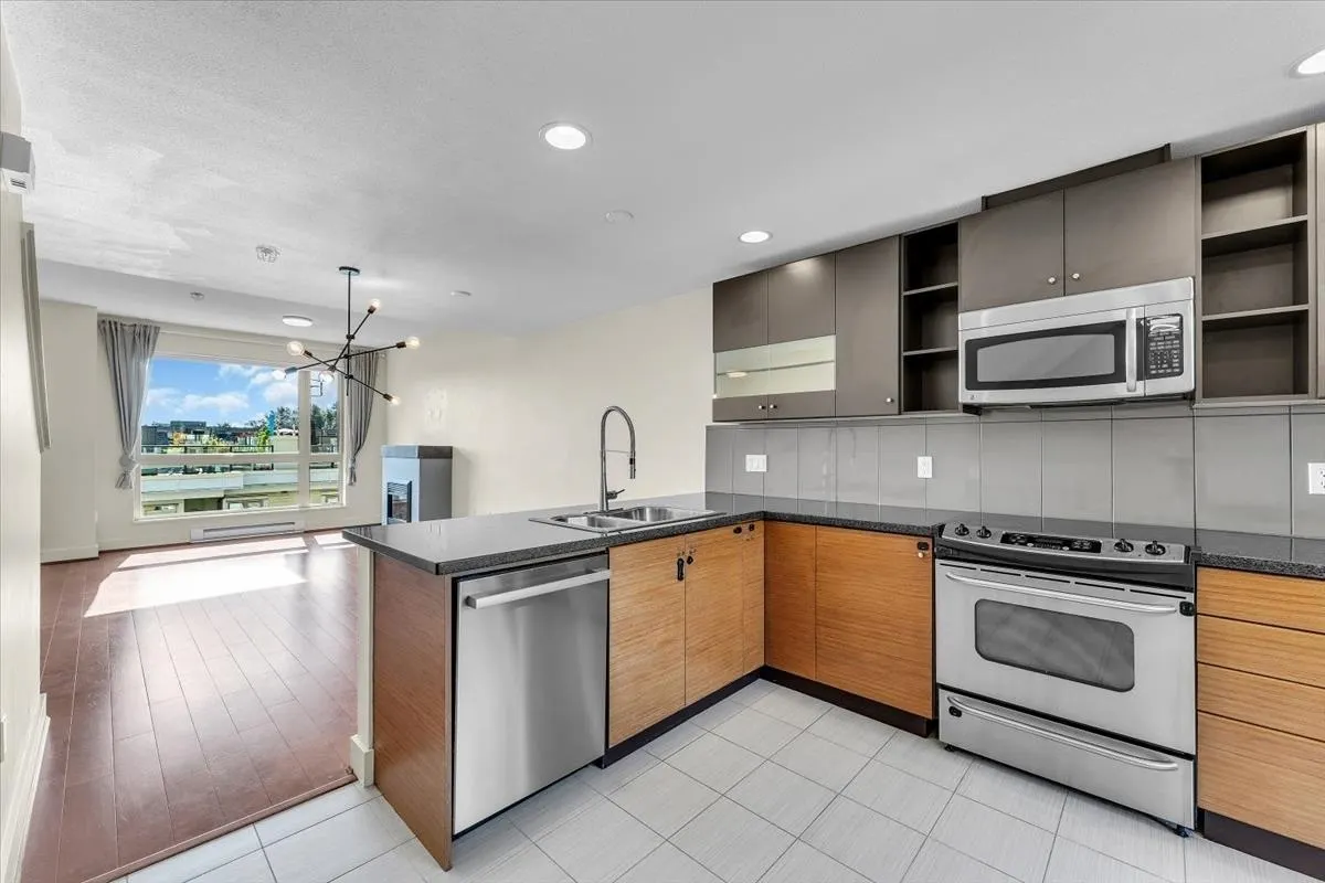 728 W 14th Street #64