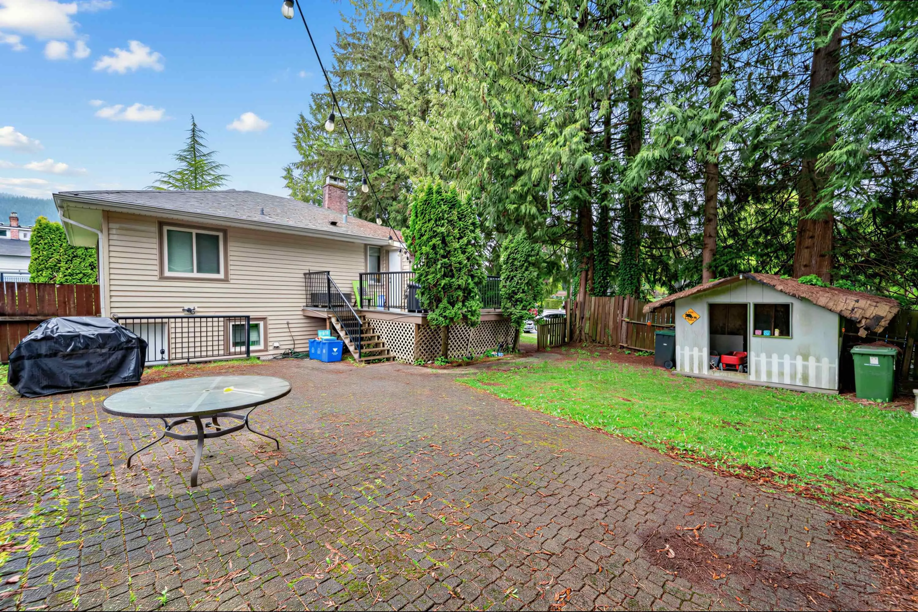 1095 E 29th Street
