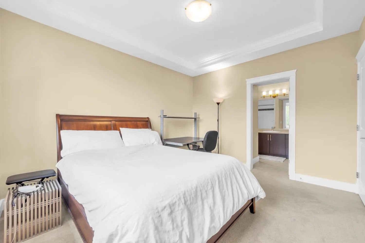 4294 Price Crescent