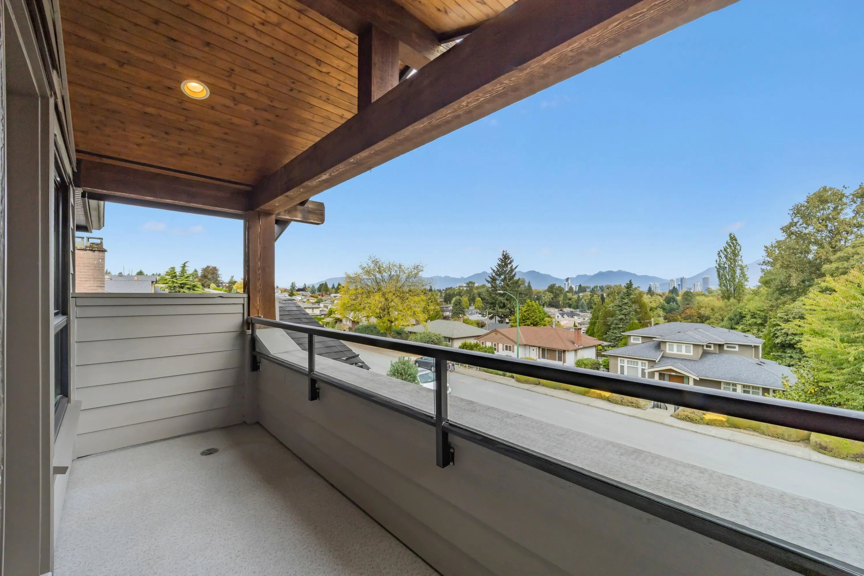 4294 Price Crescent