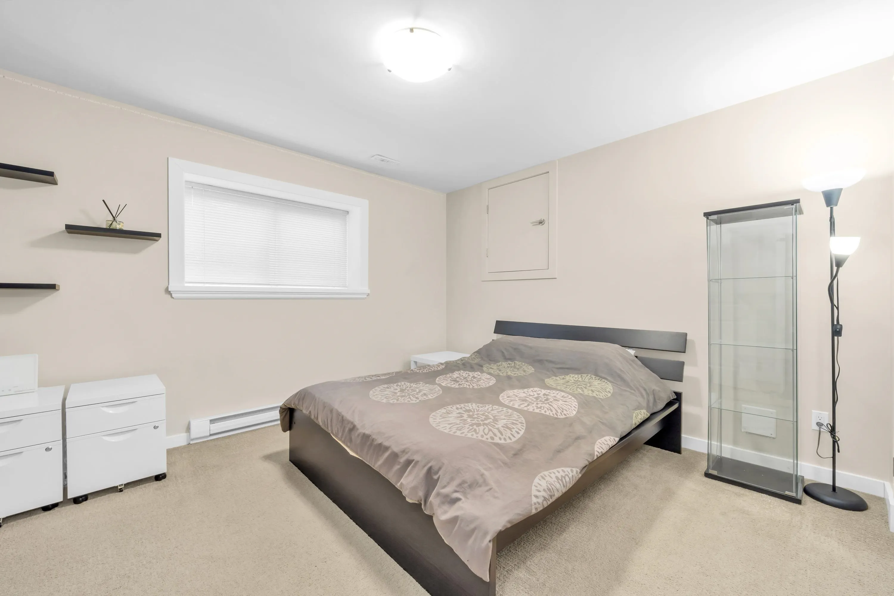 4294 Price Crescent