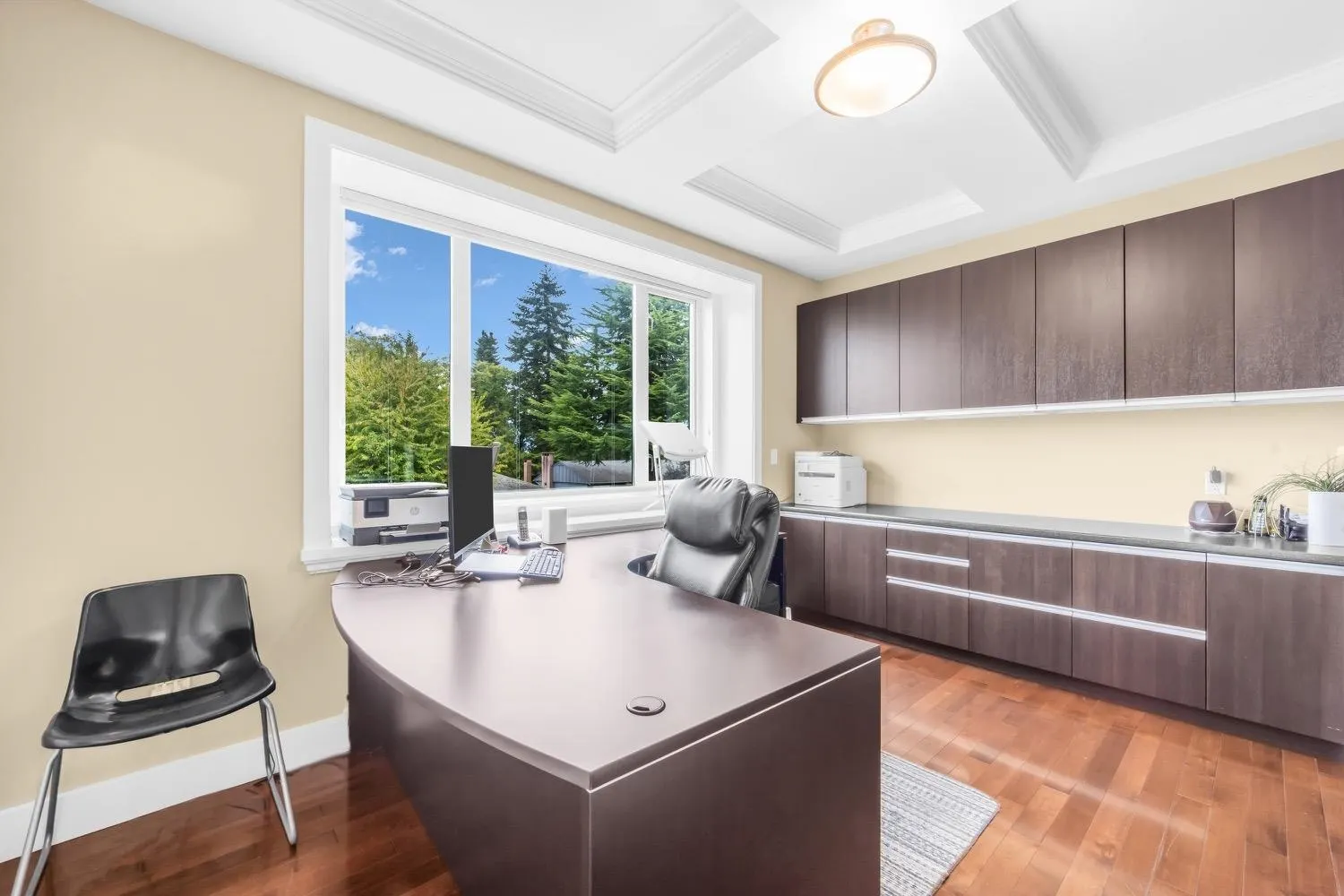 4294 Price Crescent