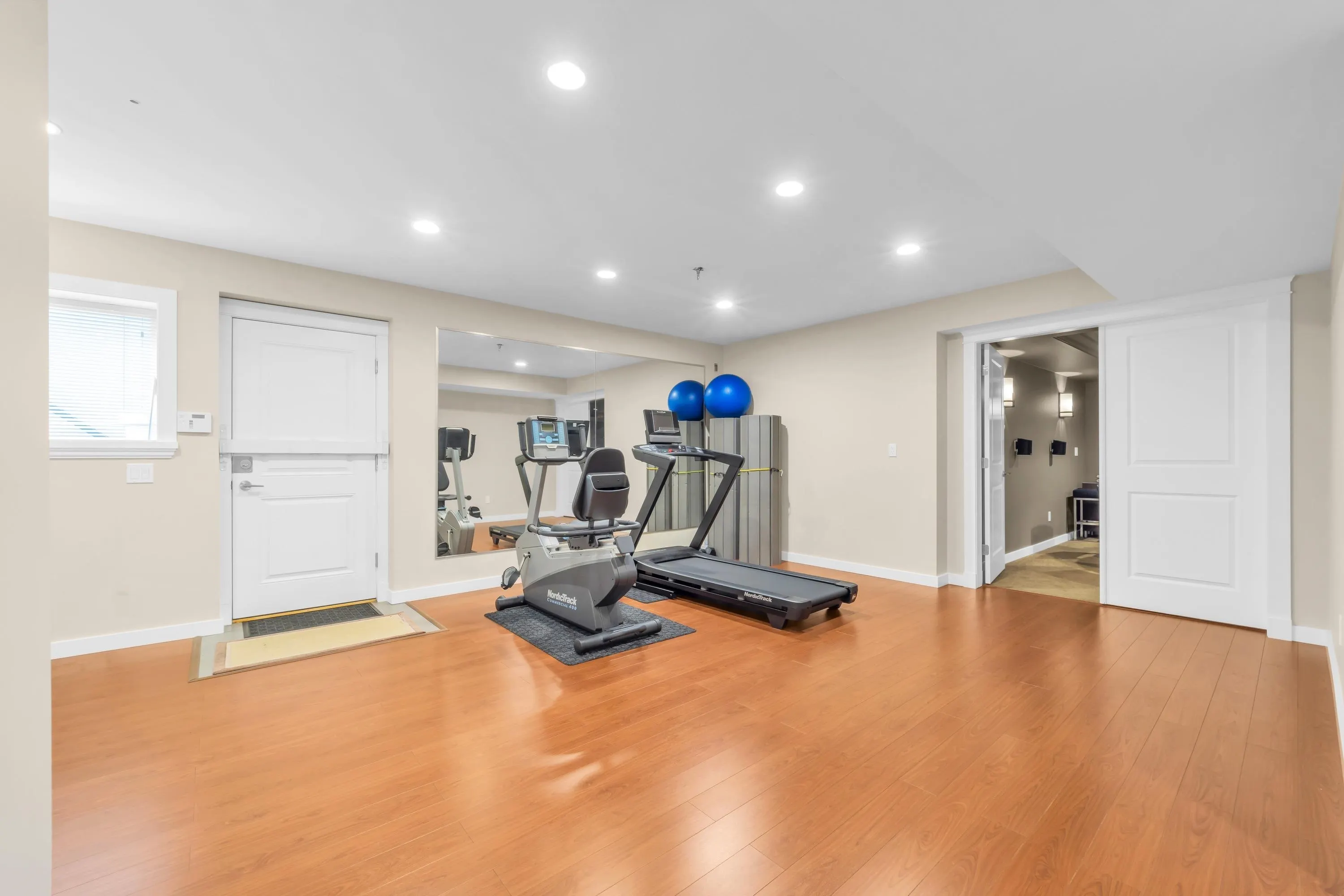 4294 Price Crescent