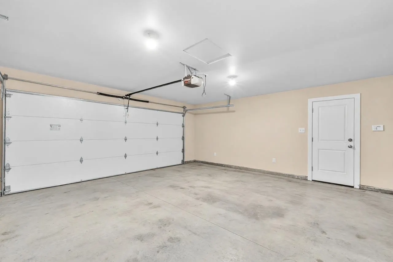 4294 Price Crescent