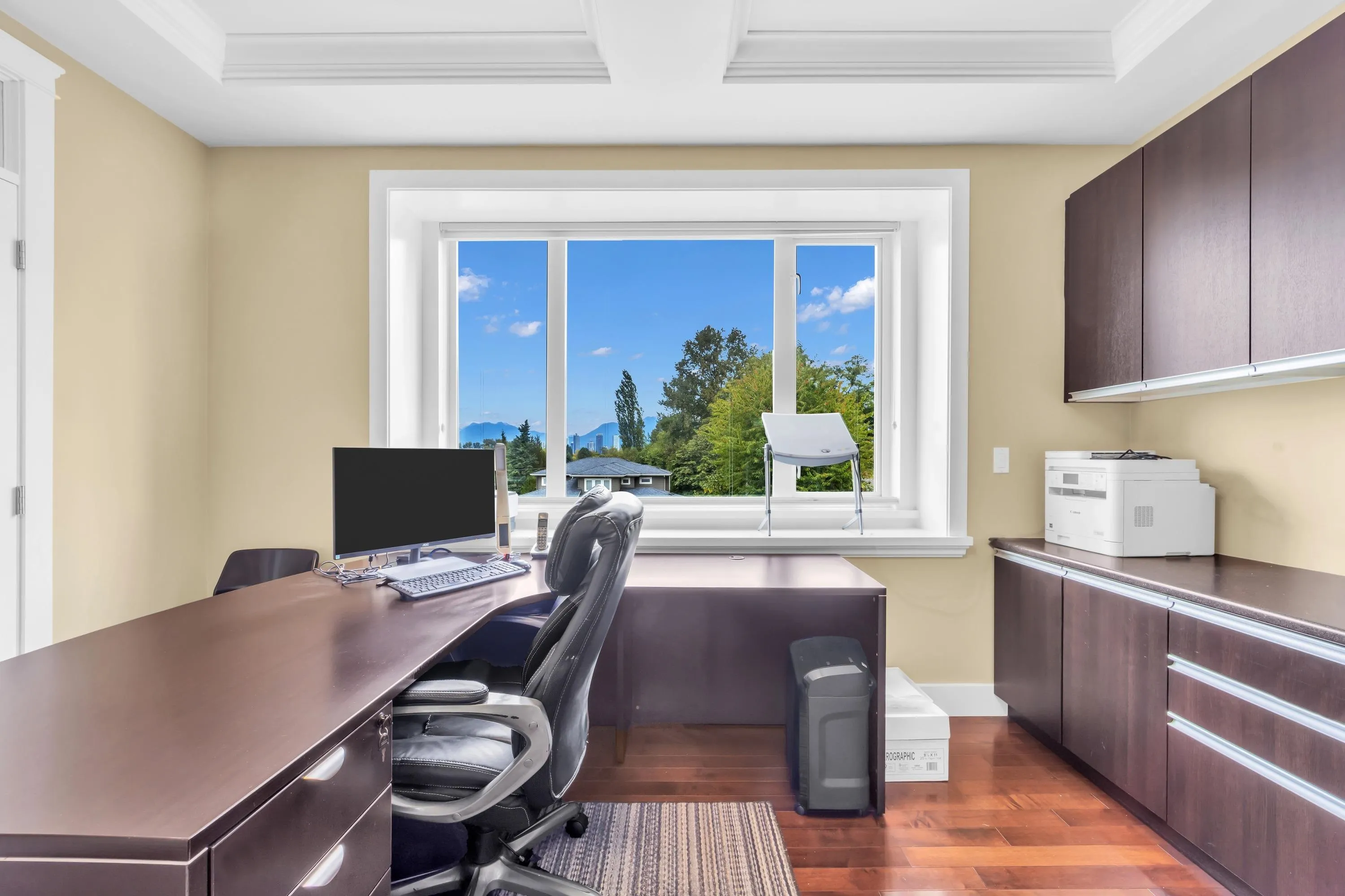 4294 Price Crescent