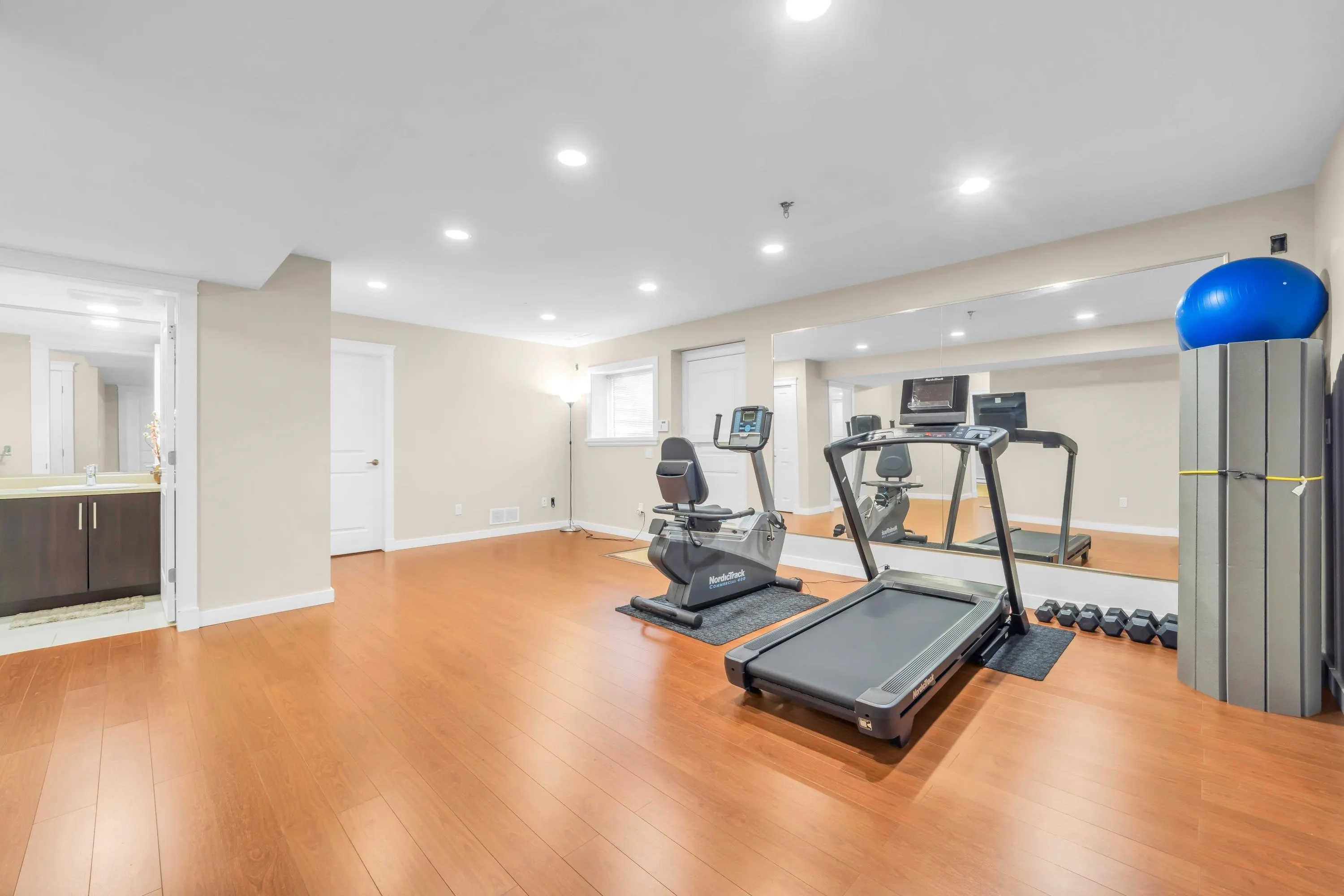 4294 Price Crescent