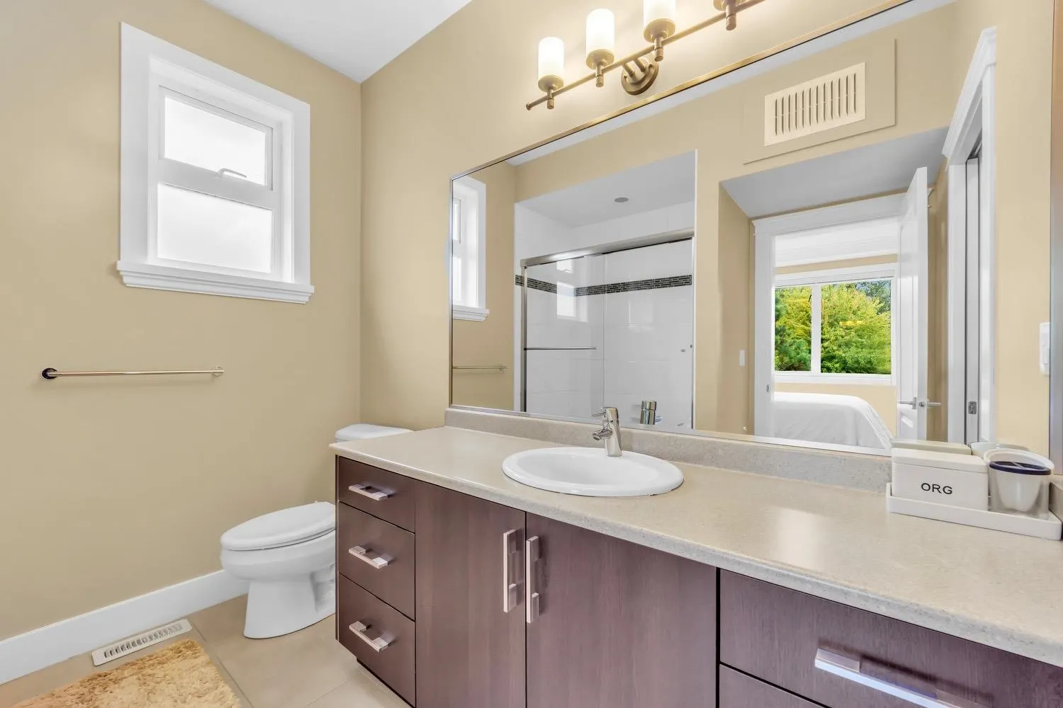 4294 Price Crescent