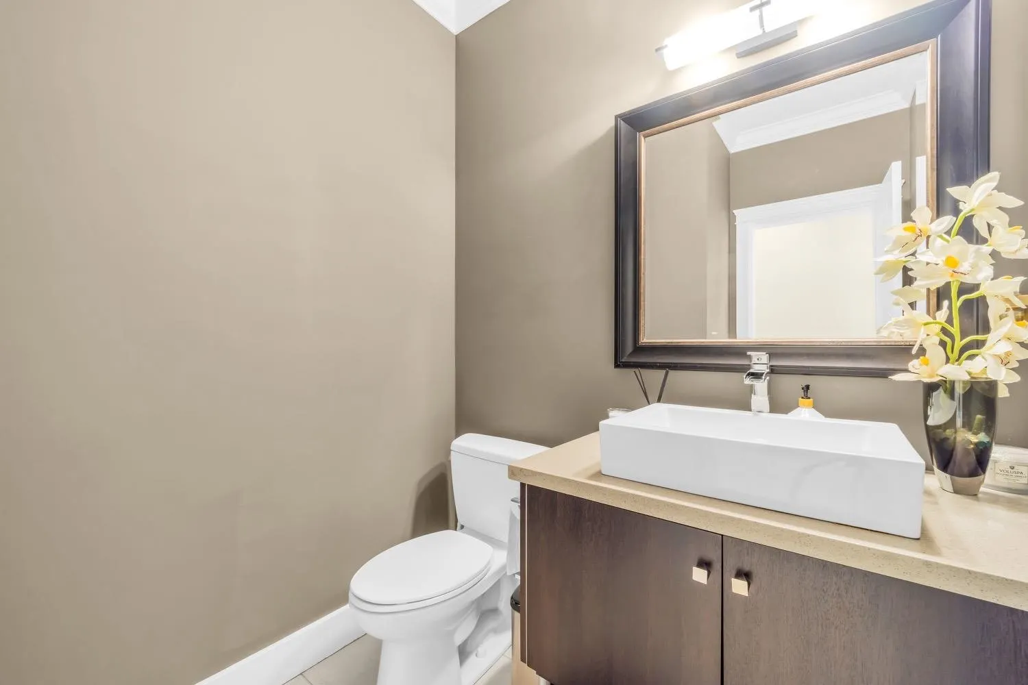 4294 Price Crescent