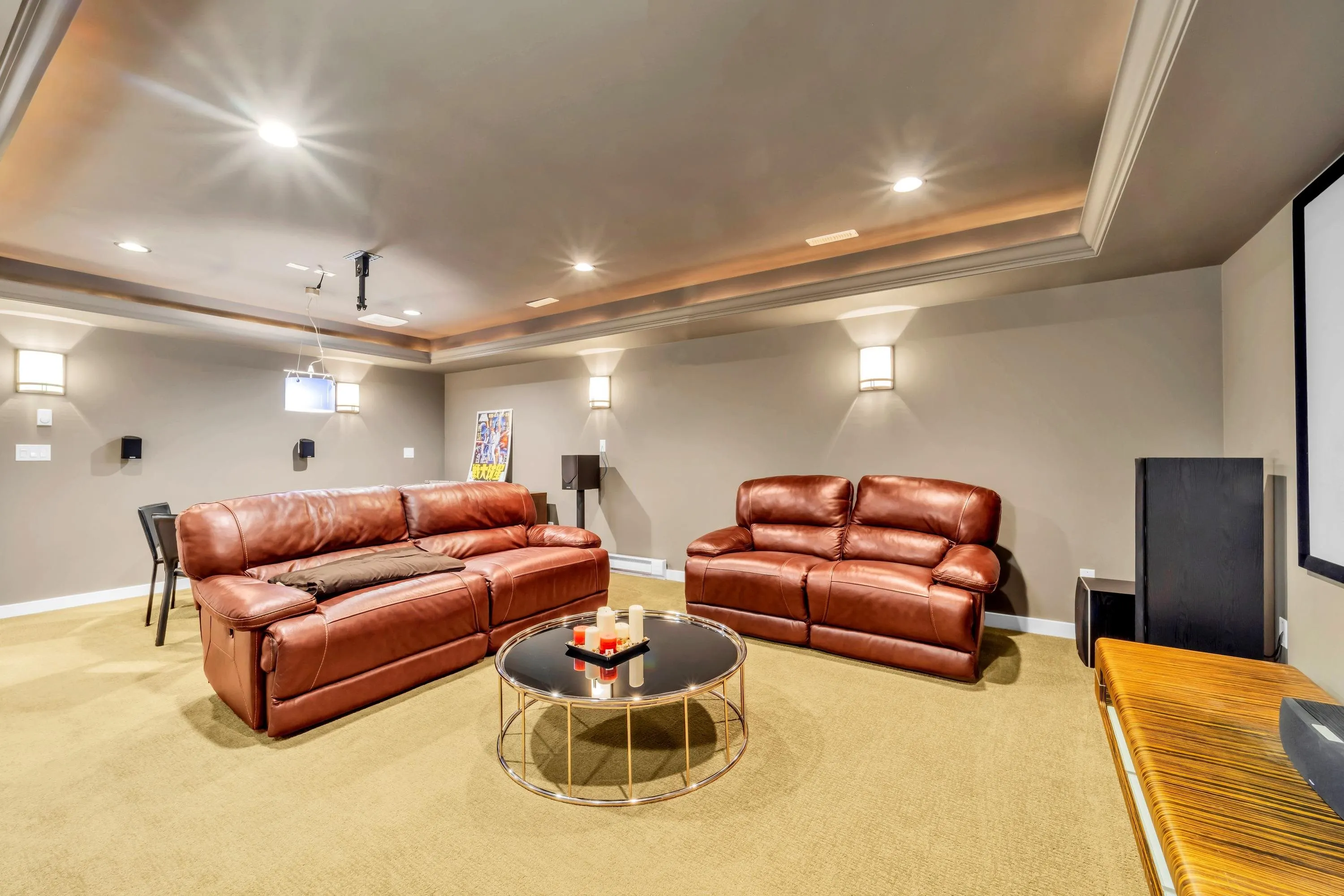 4294 Price Crescent