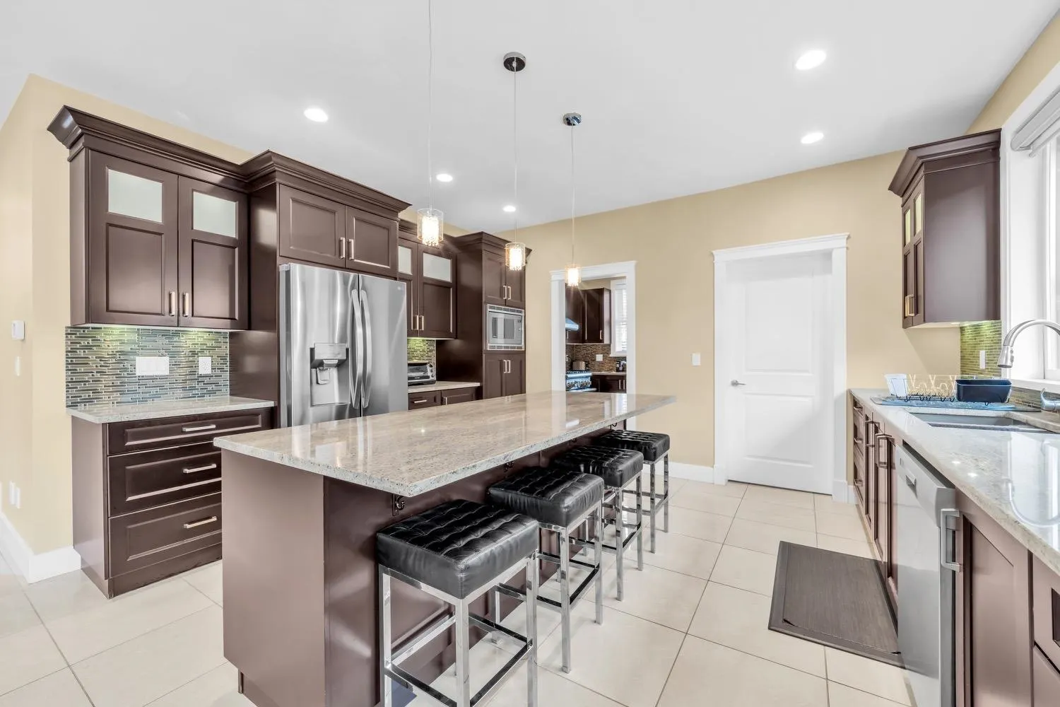 4294 Price Crescent