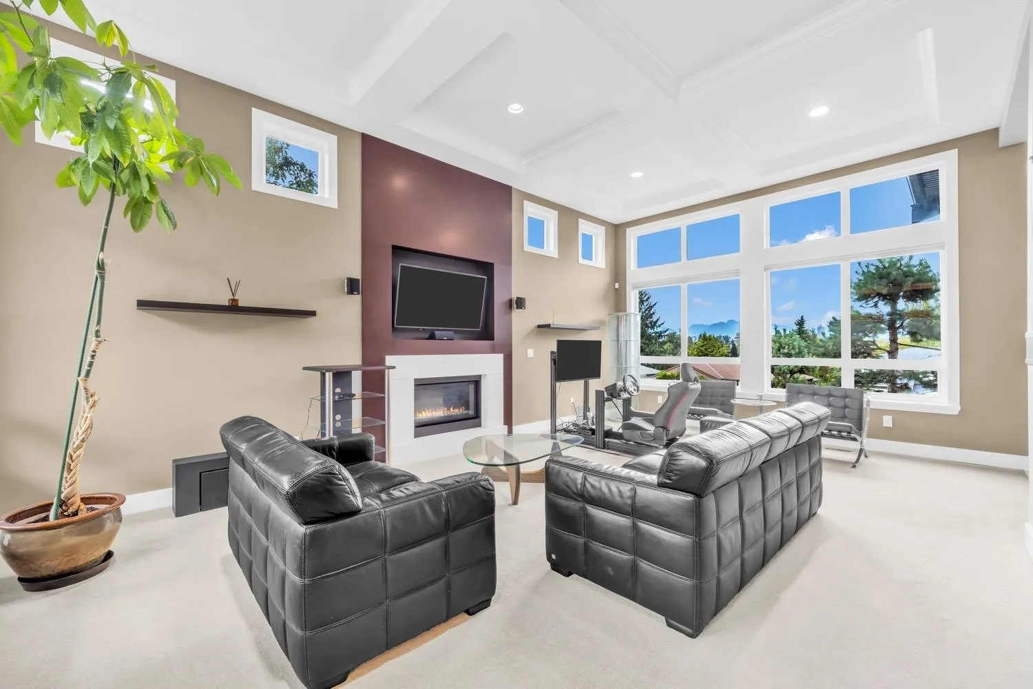 4294 Price Crescent