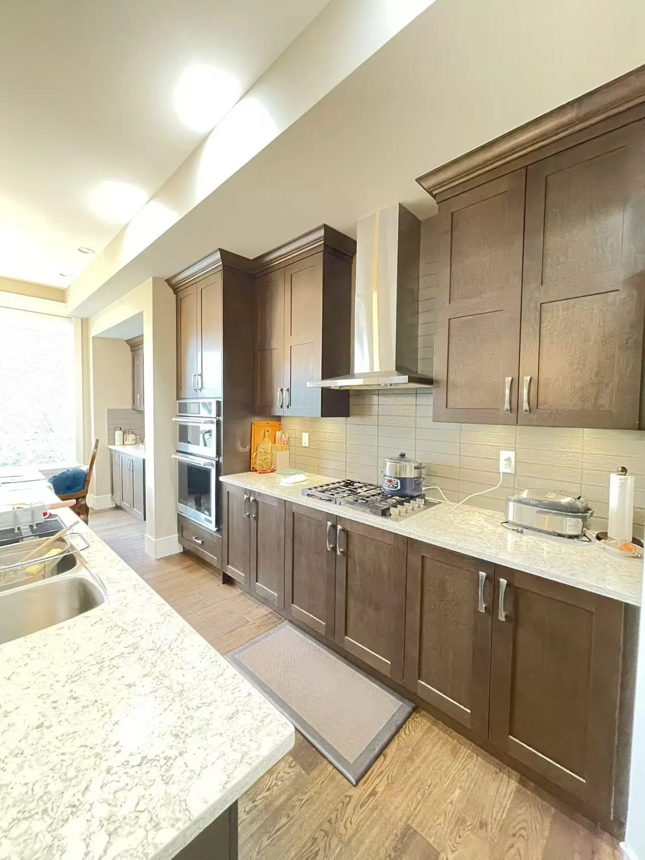 3000 Helc Place