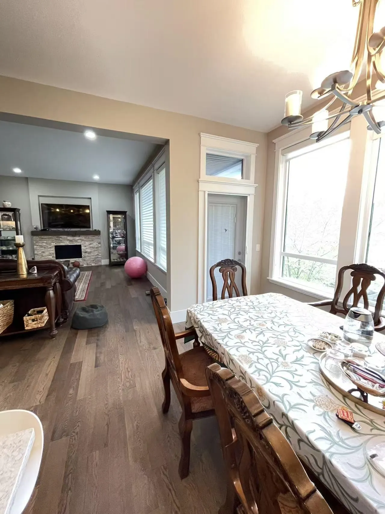 3000 Helc Place