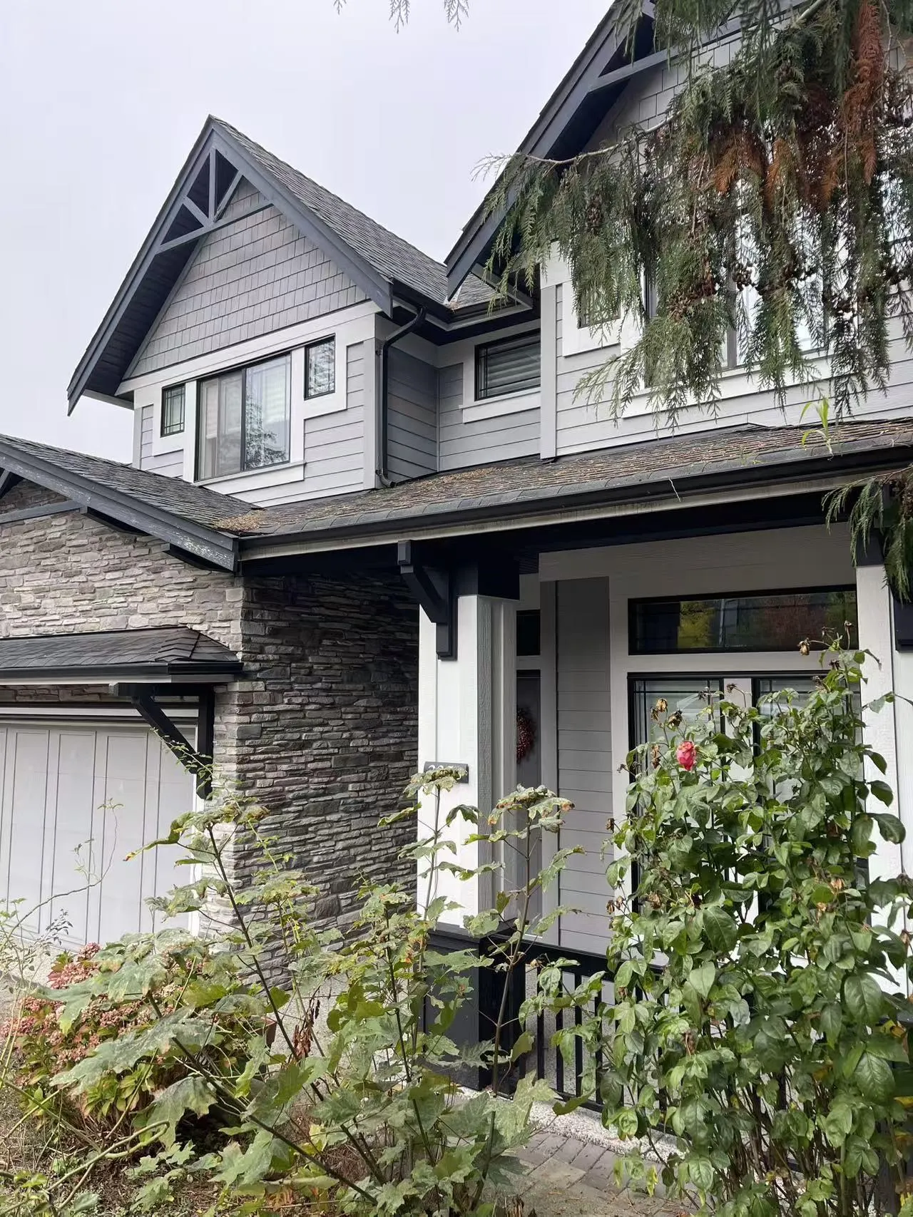 3000 Helc Place