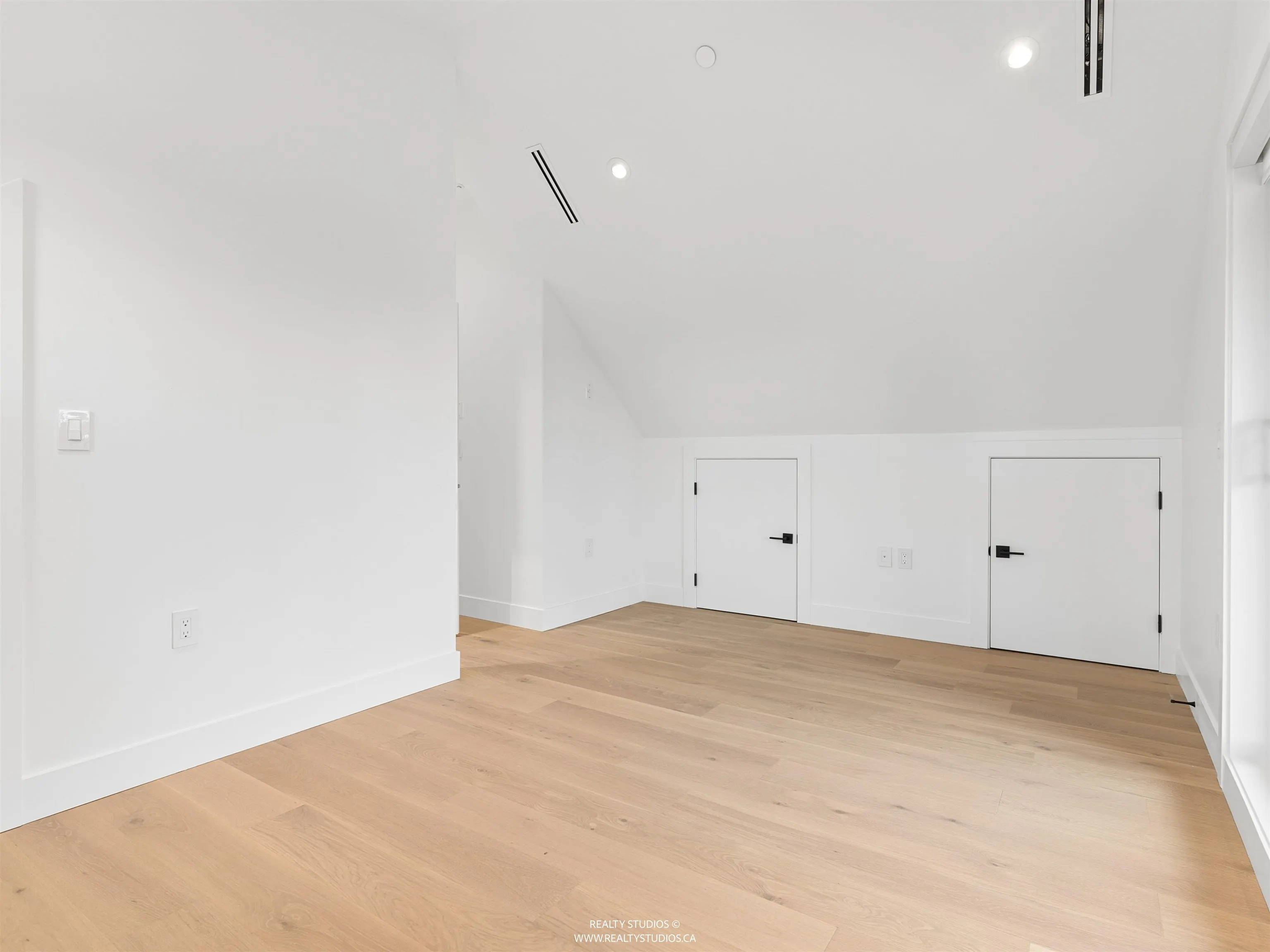 1986 E 8th Avenue #2