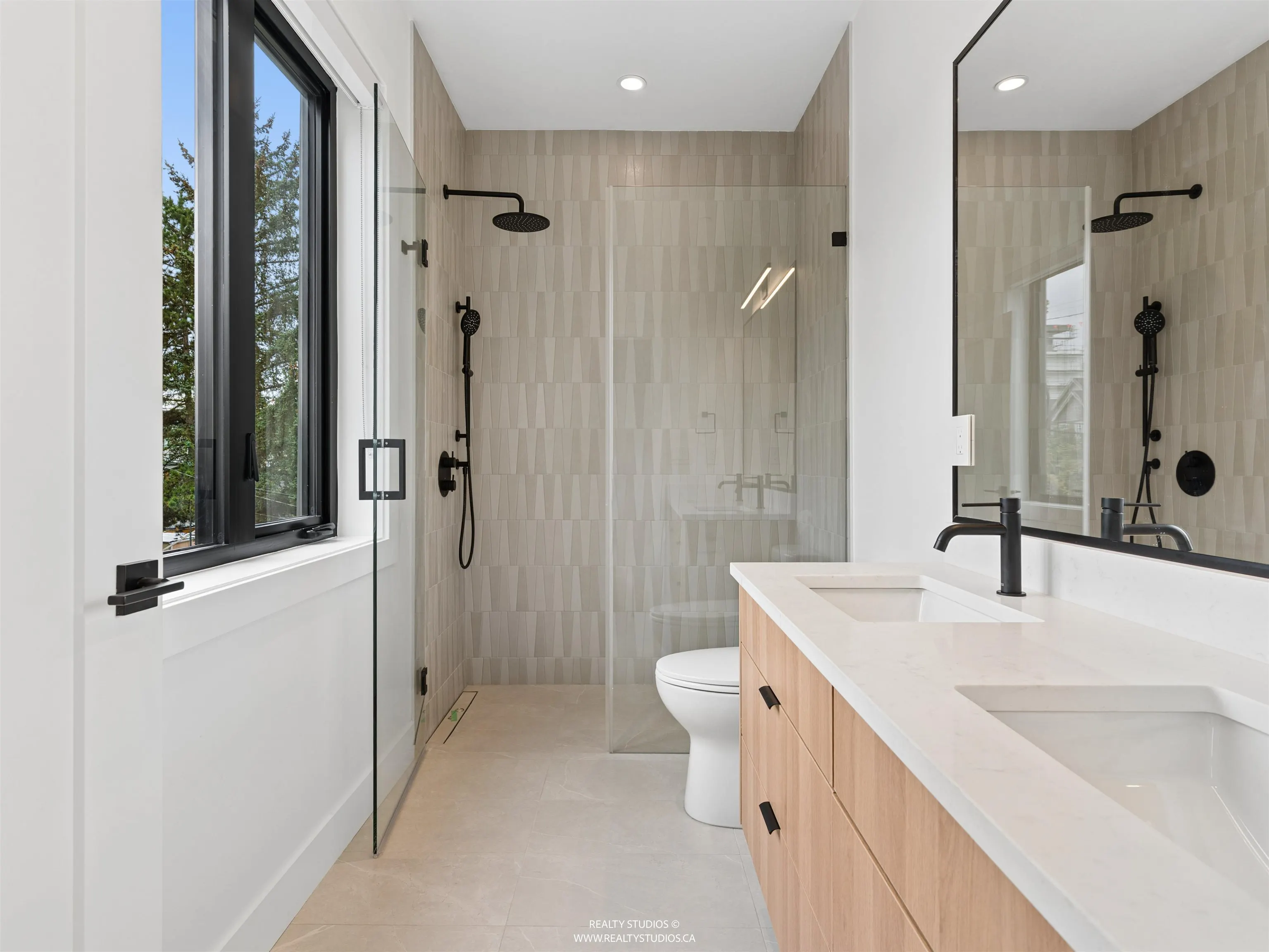 1986 E 8th Avenue #2