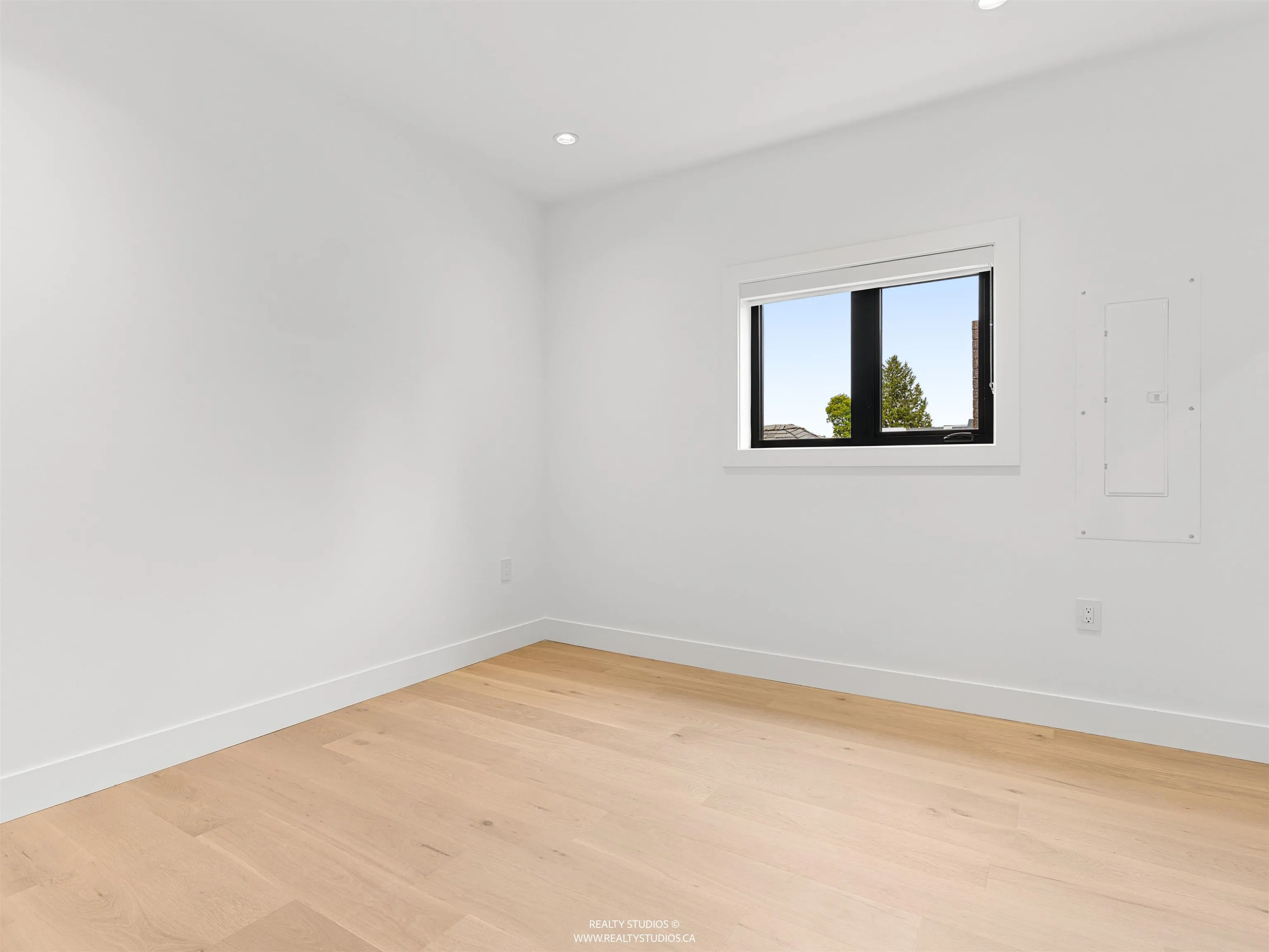 1986 E 8th Avenue #1