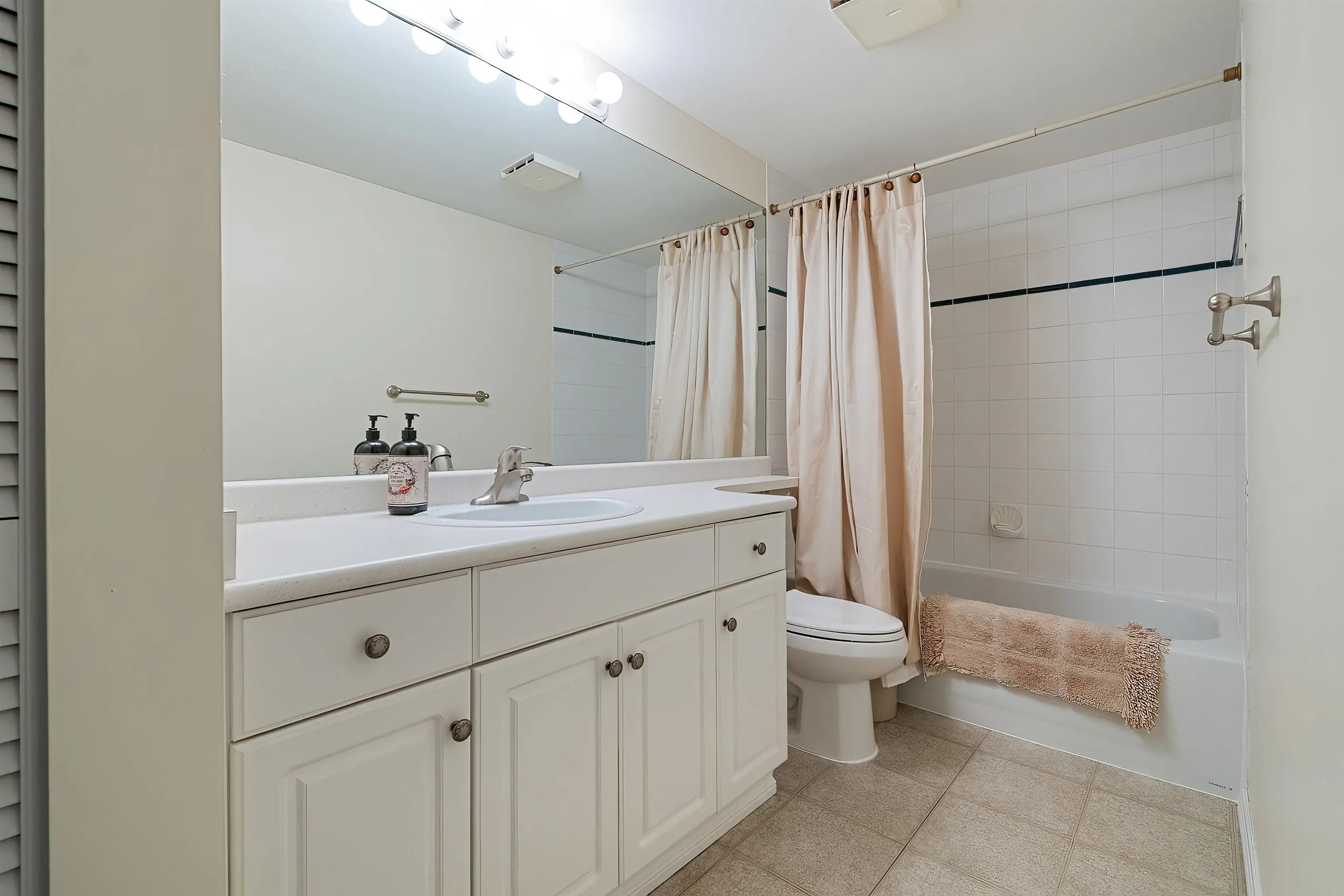 33708 King Road #206