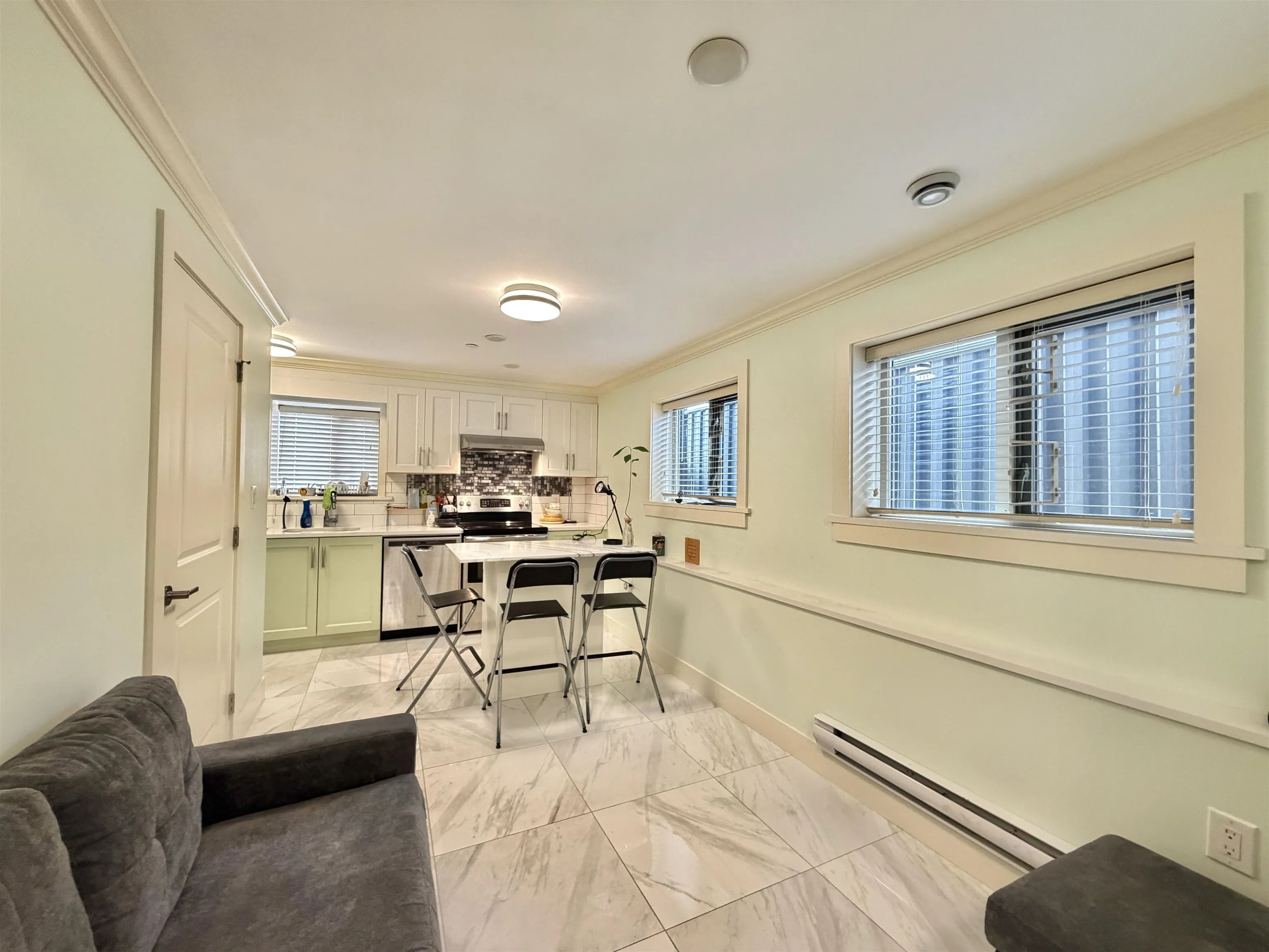 582 E 57th Avenue