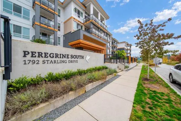 1792 Starling Drive #415