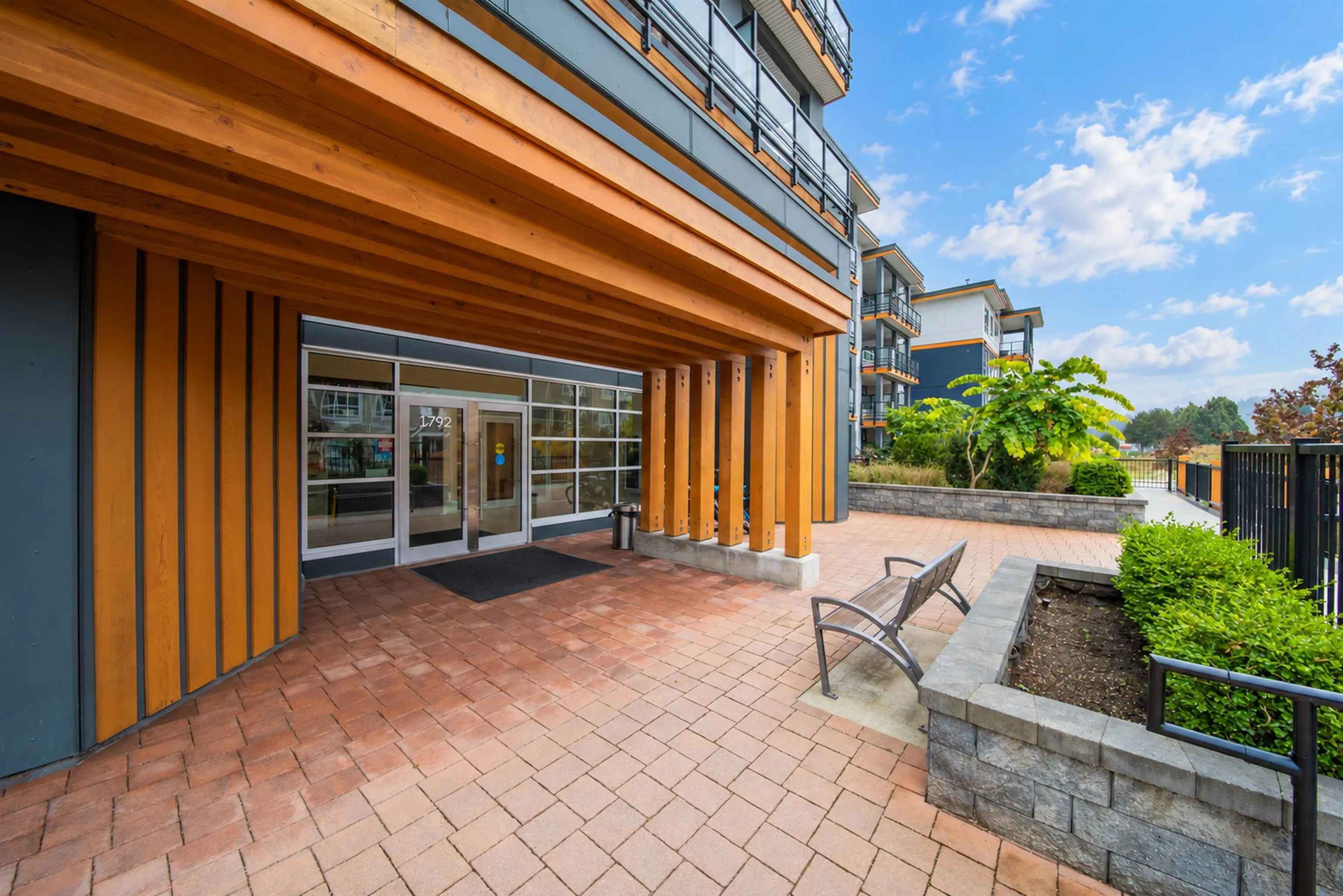 1792 Starling Drive #415
