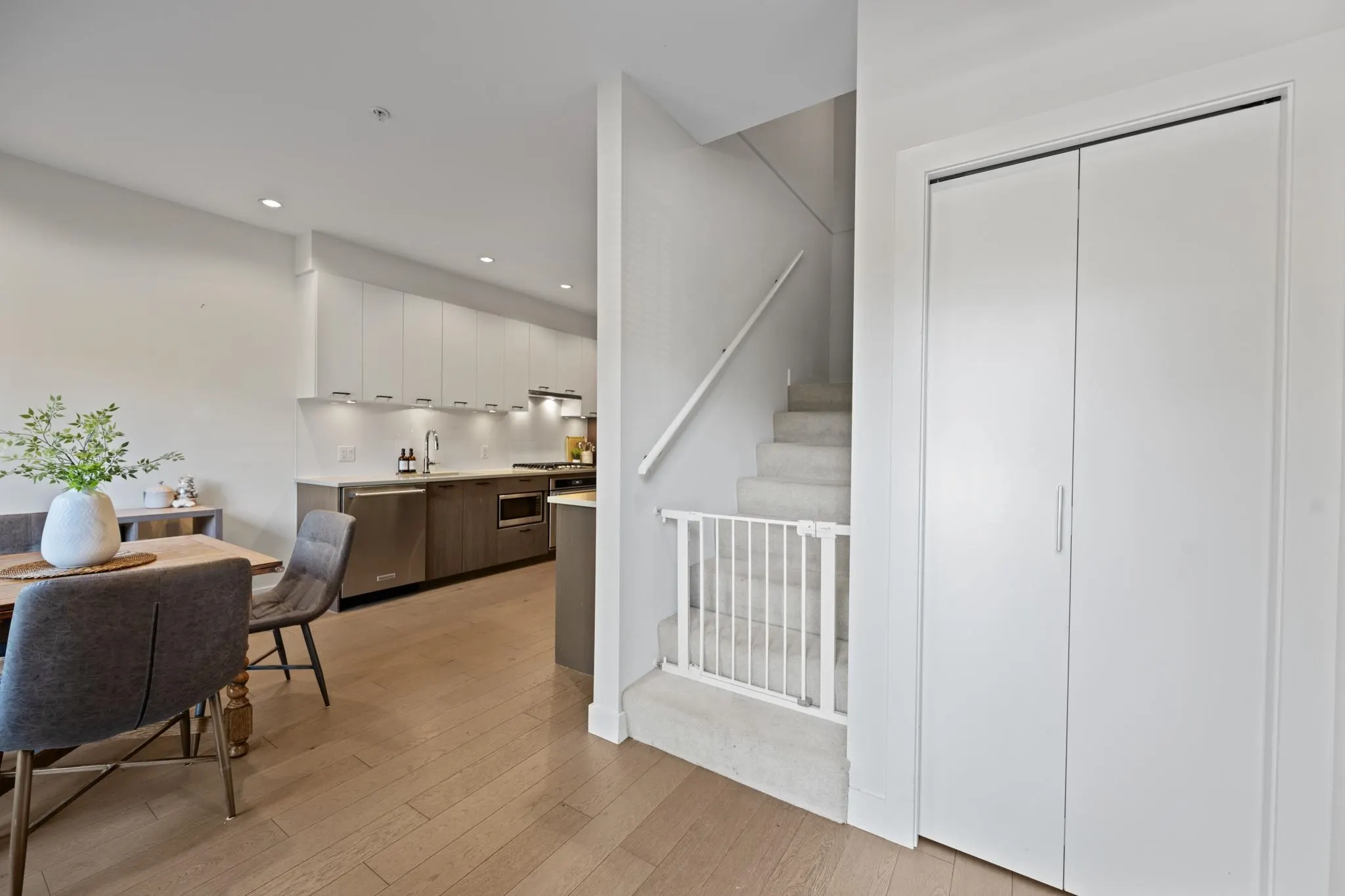 1738 55a Street #204