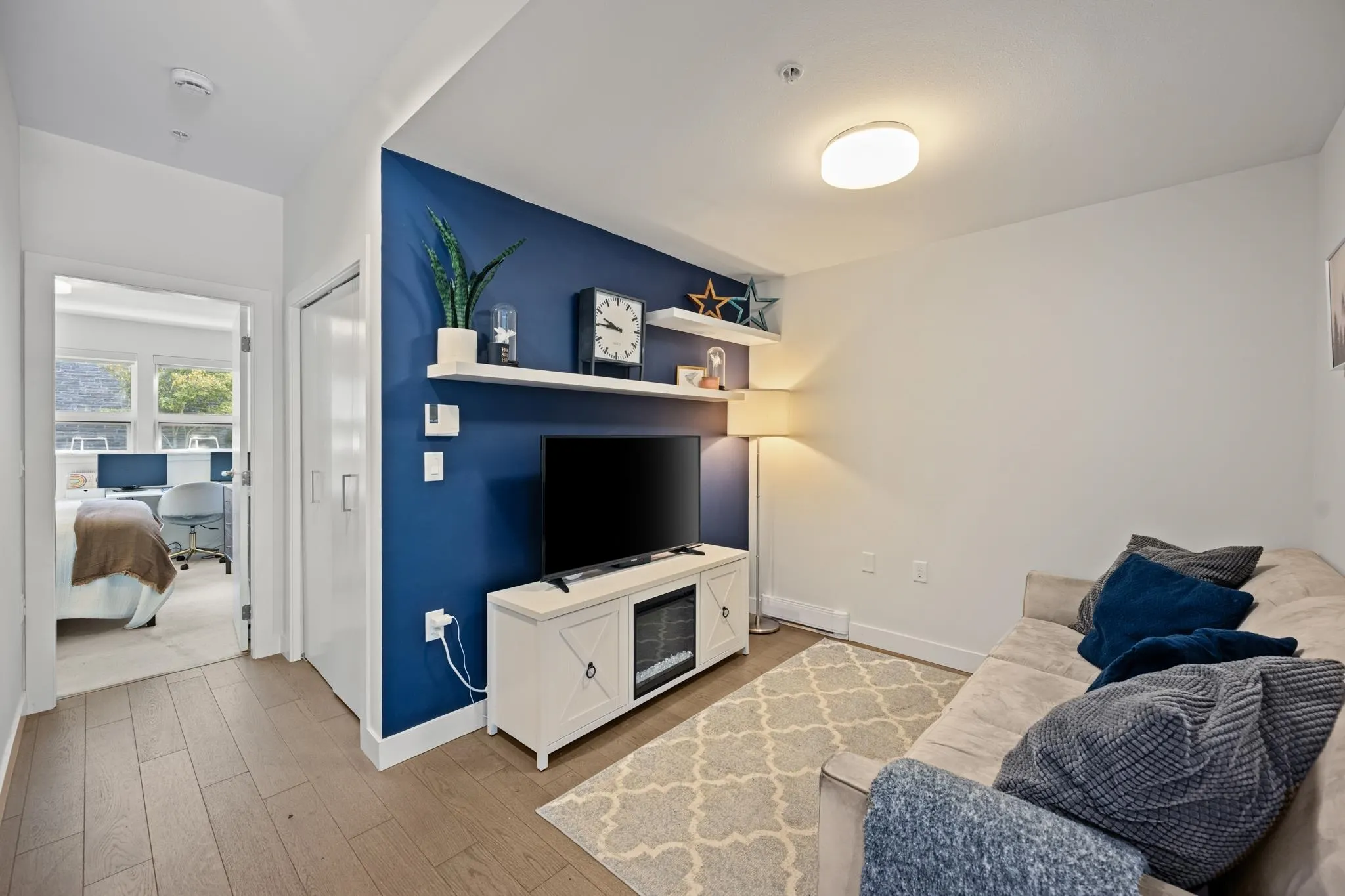 1738 55a Street #204