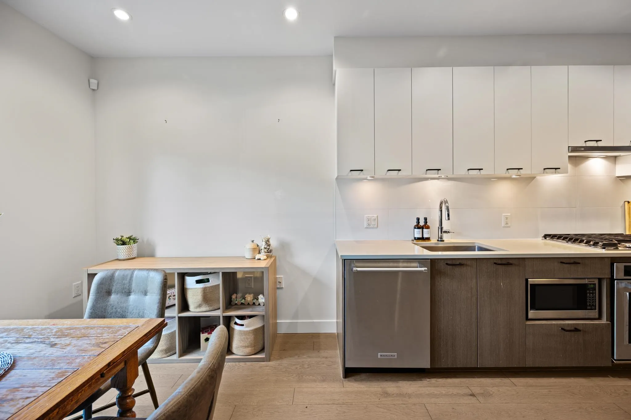 1738 55a Street #204