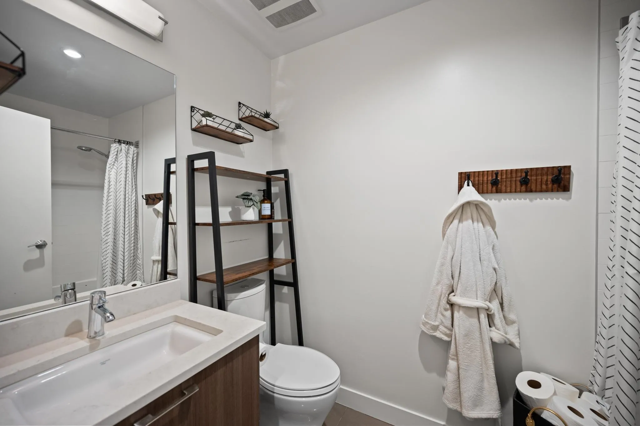 1738 55a Street #204
