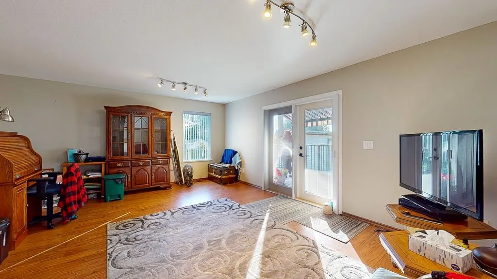 5619 Curtis Place