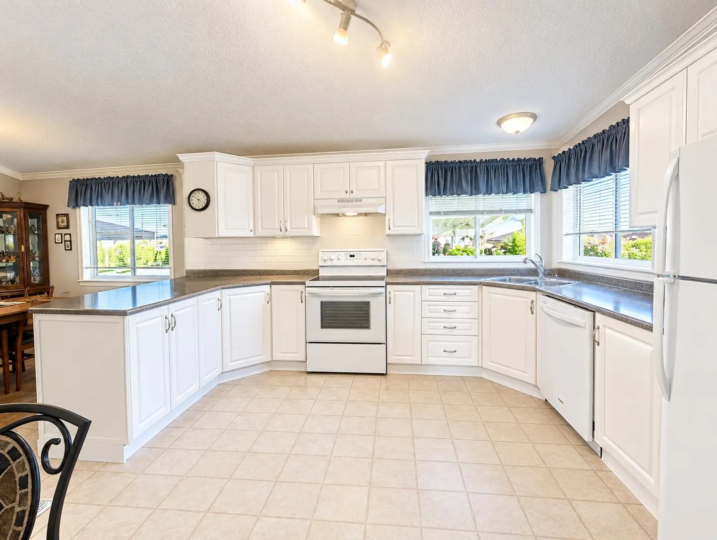 27111 0 Avenue #239