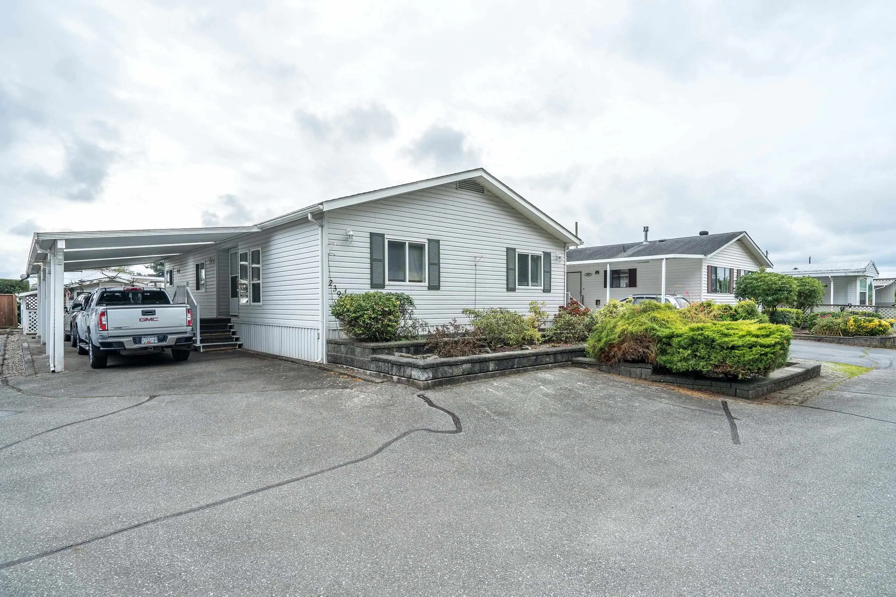 27111 0 Avenue #239