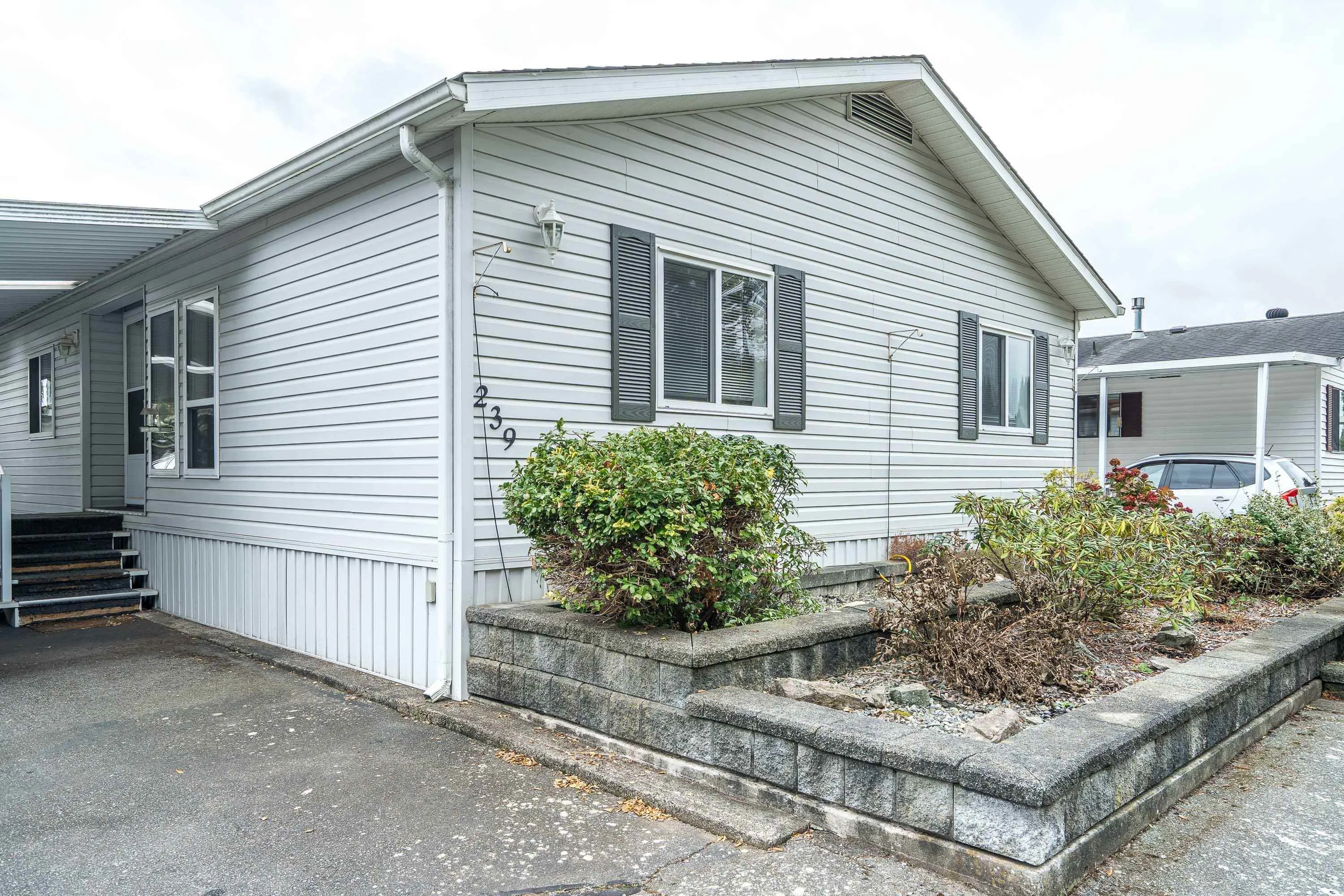 27111 0 Avenue #239