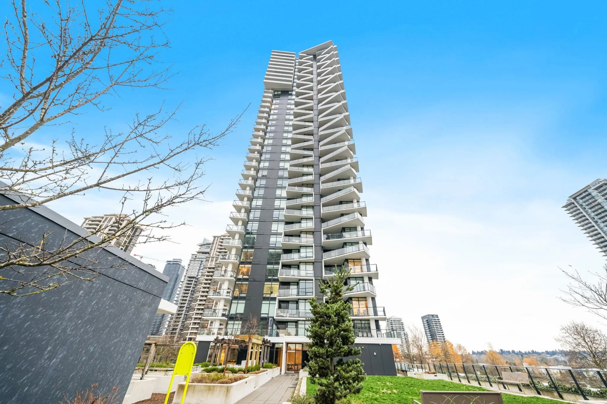 2607 2181 Madison Avenue
