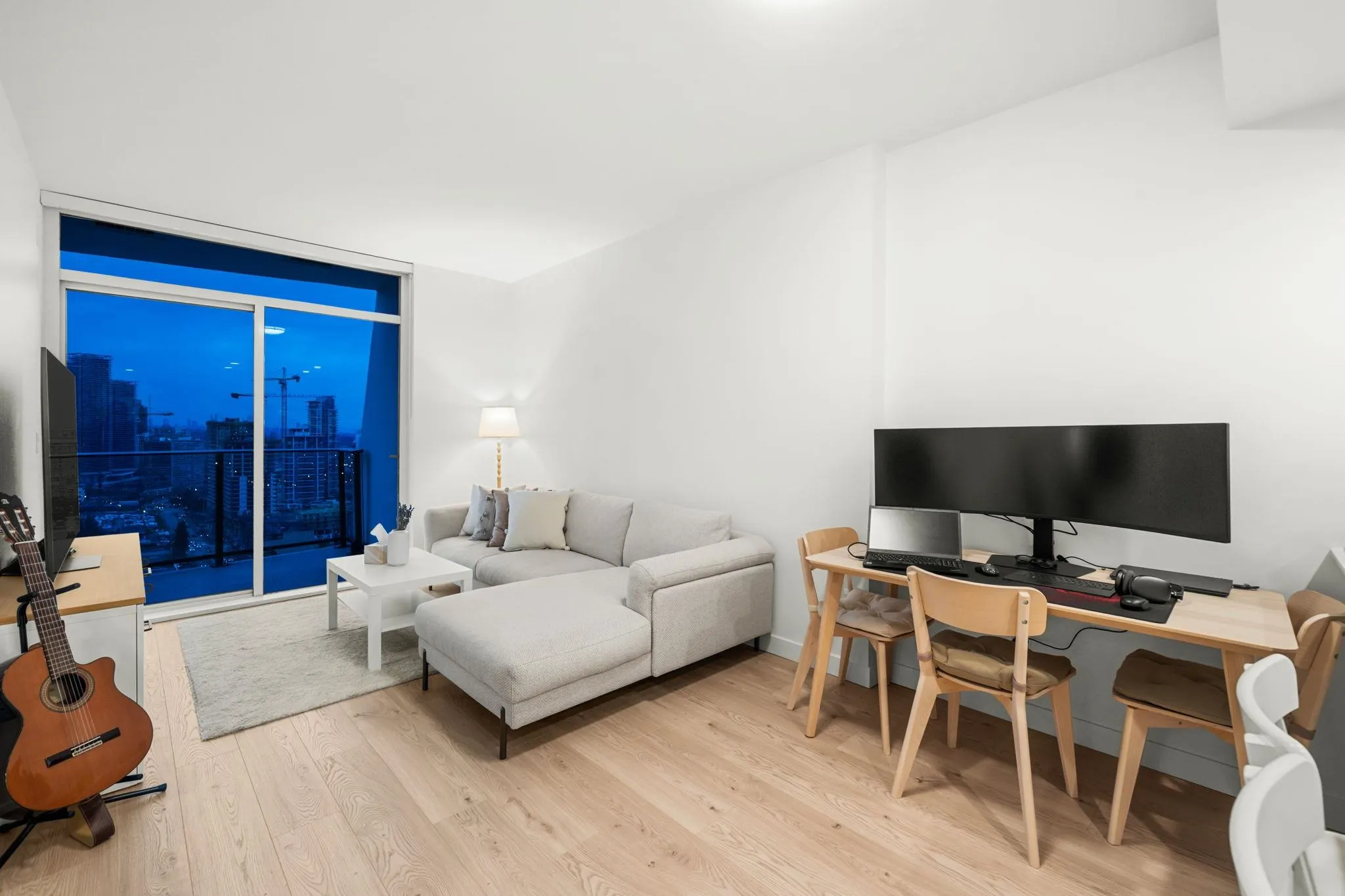 2607 2181 Madison Avenue