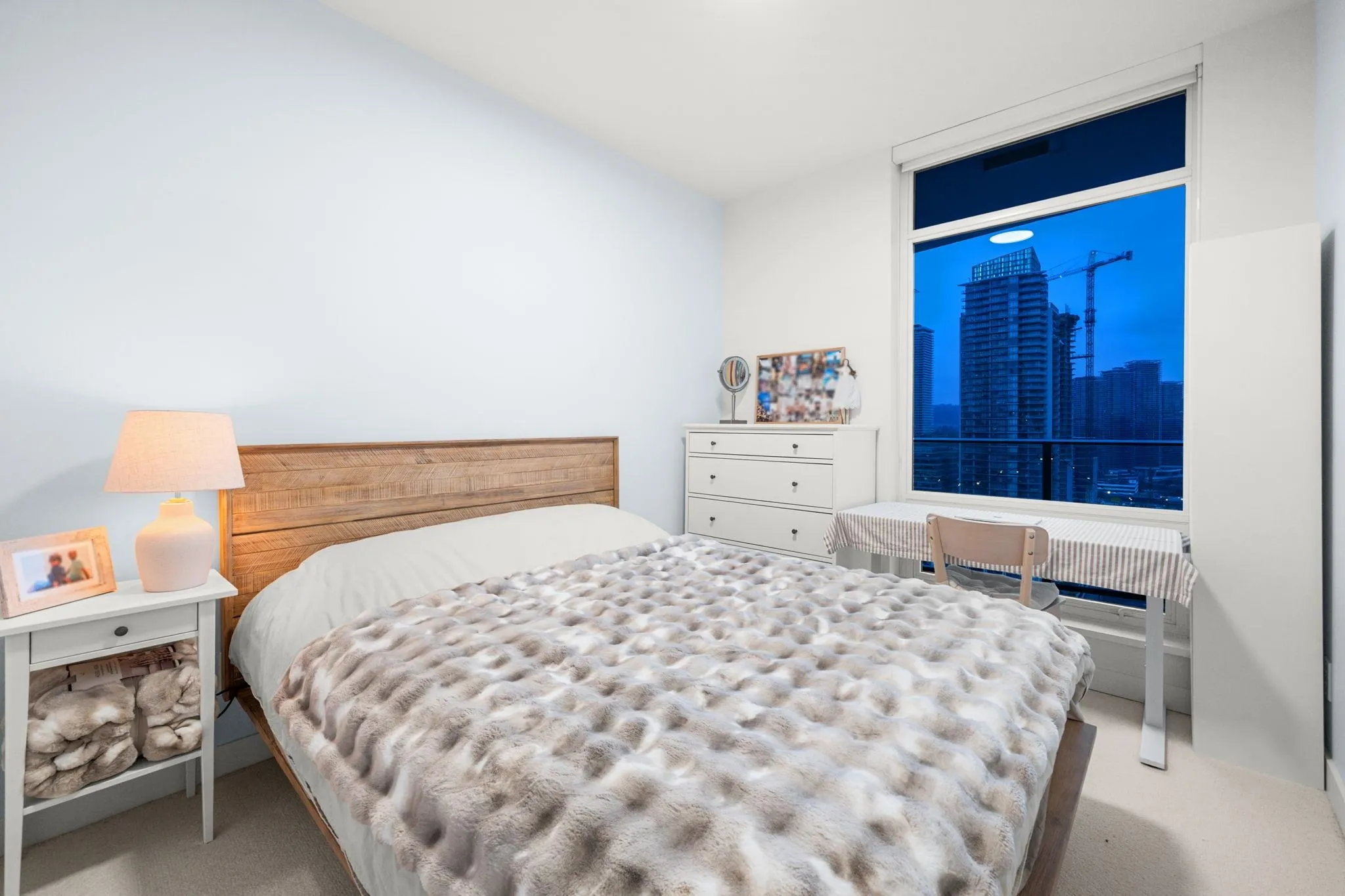 2607 2181 Madison Avenue